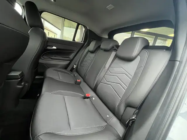 Jeep Avenger view 8
