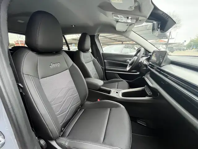 Jeep Avenger view 14