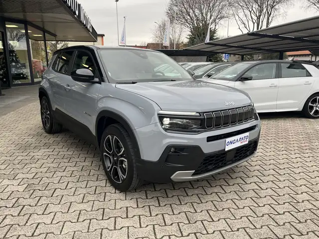 Jeep Avenger view 3