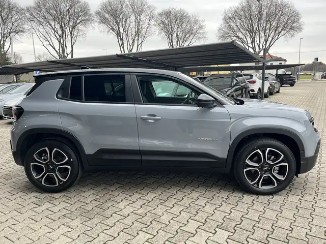 Jeep Avenger view 4