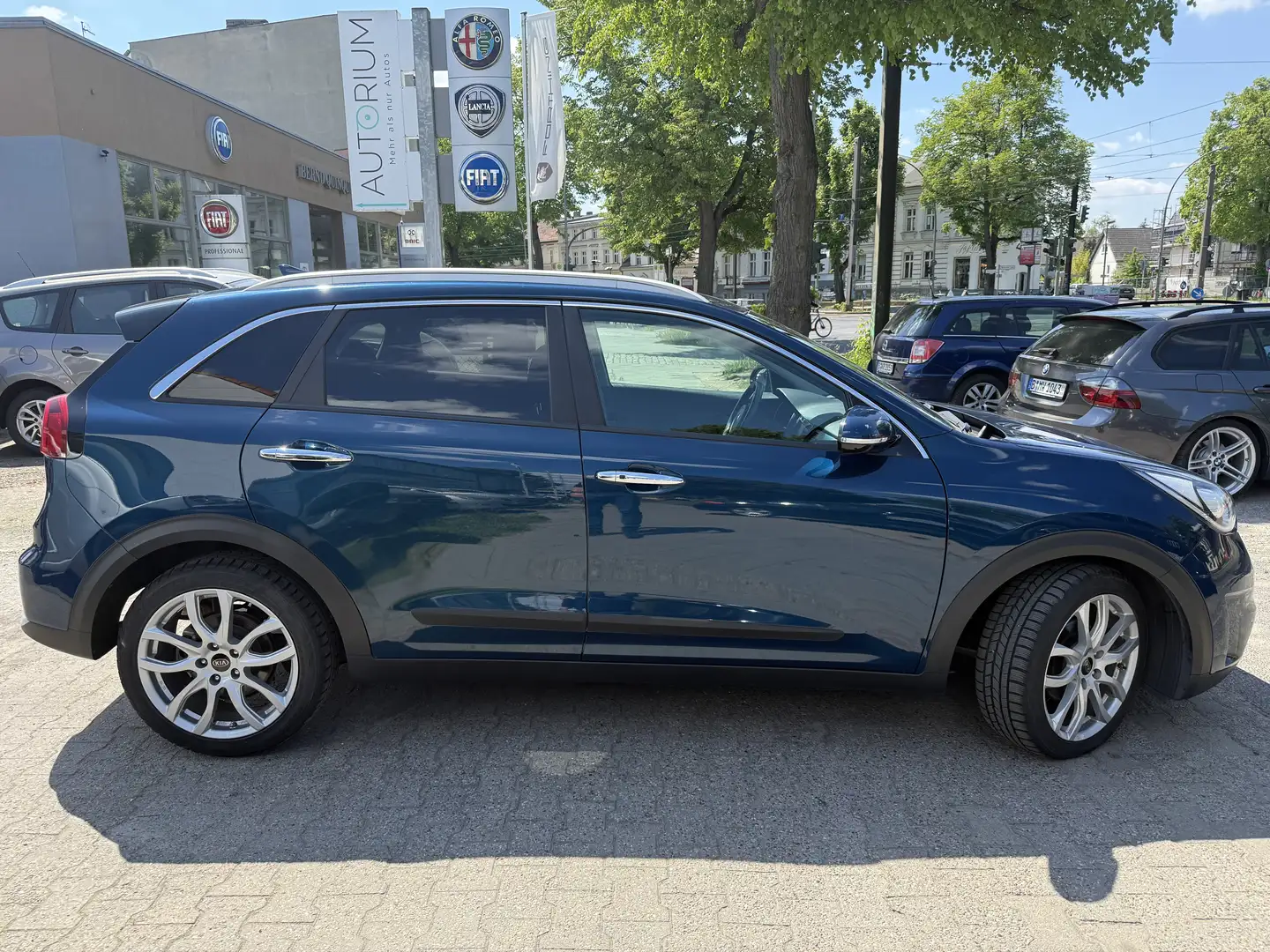Kia Niro Spirit Hybrid Automatik mit Klima/Navi/PDC/Kamera/ Blau - 2