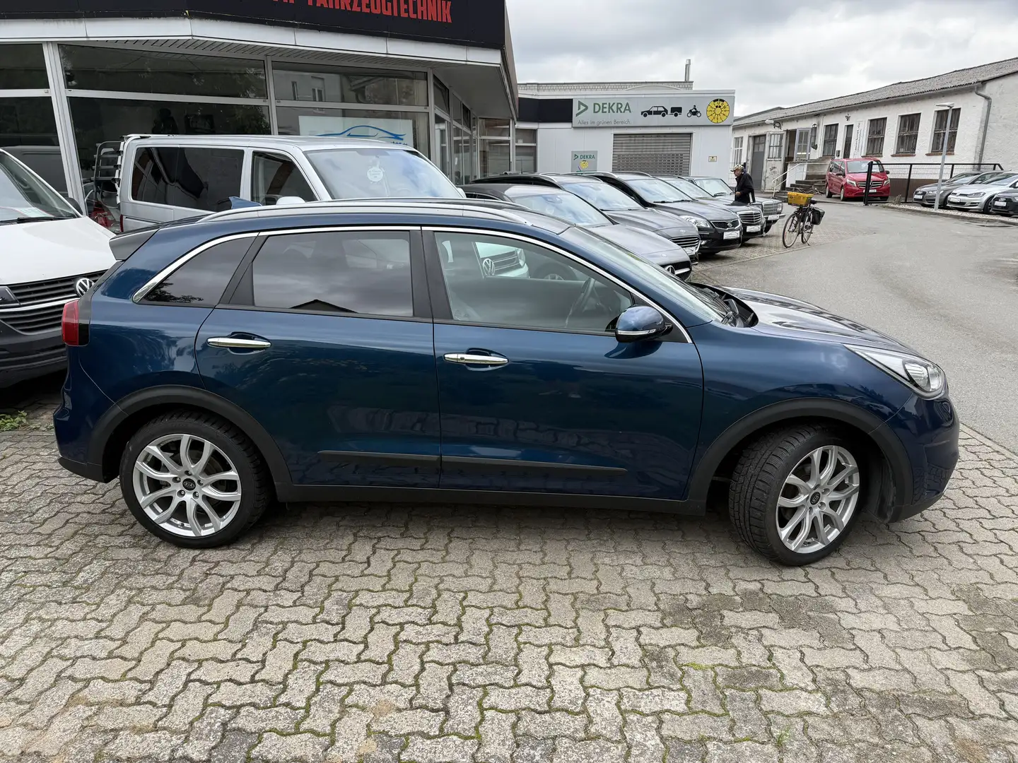 Kia Niro Spirit Hybrid Automatik mit Klima/Navi/PDC/Kamera/ Blau - 2