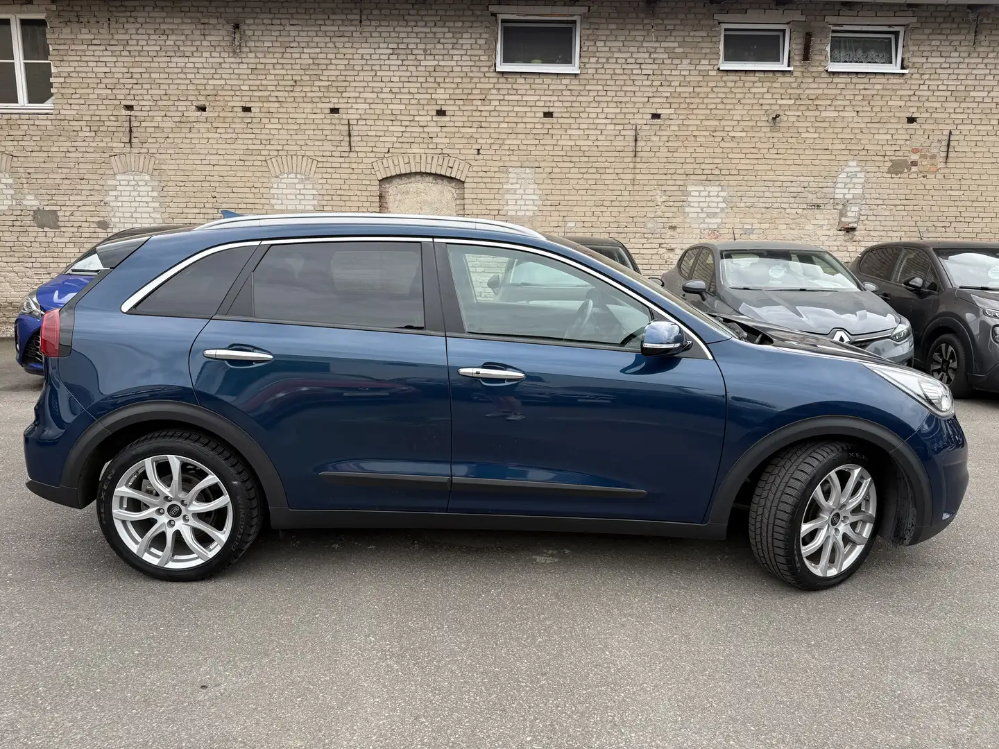 Kia Niro Spirit Hybrid Automatik mit Klima/Navi/PDC/Kamera/ Albastru - 2
