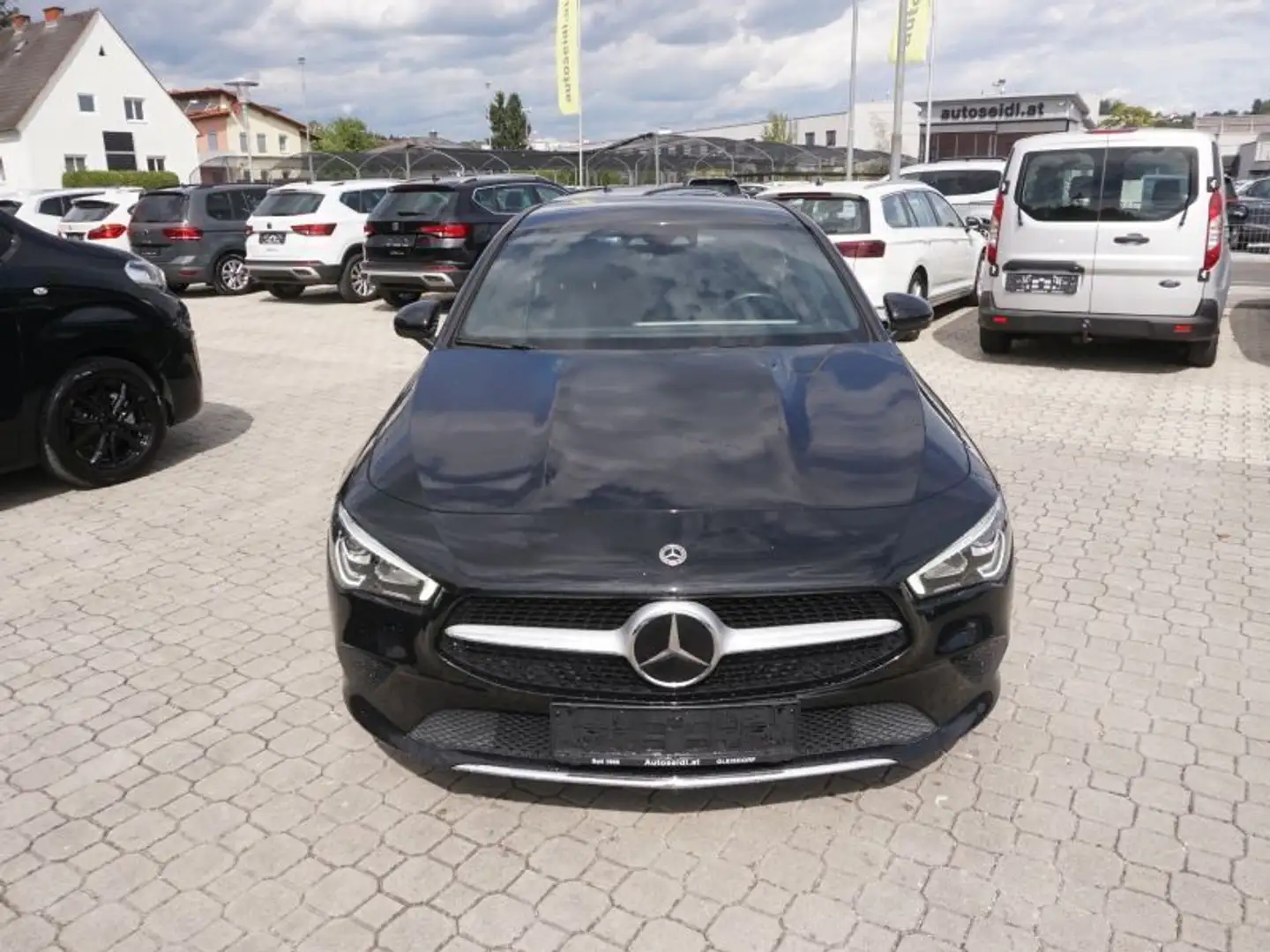 Mercedes-Benz CLA 200 d Shooting Brake Aut. *VIRTUAL+LED+NAVI* Schwarz - 2