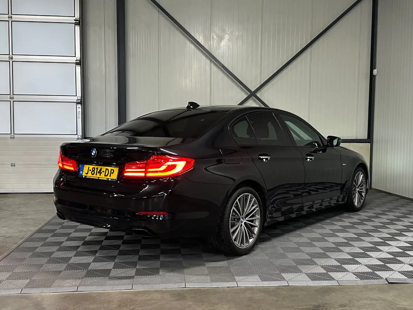 BMW 540 540i Aut 250kw | xDrive High Exe Sport | Leer Zwart - 2