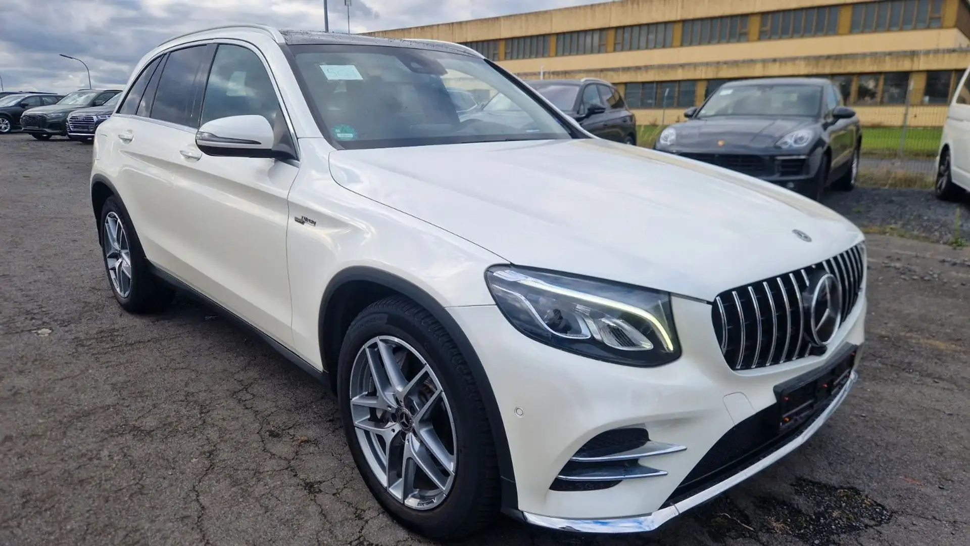 Mercedes-Benz GLC 300 4Matic AMG Pano Standeizung Distronic Blanc - 1