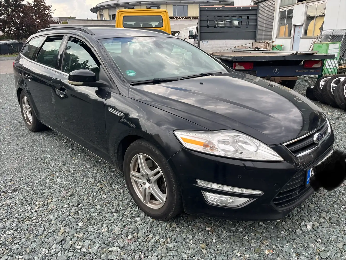 Ford Mondeo Ambiente 2.0 diesel Schwarz - 2