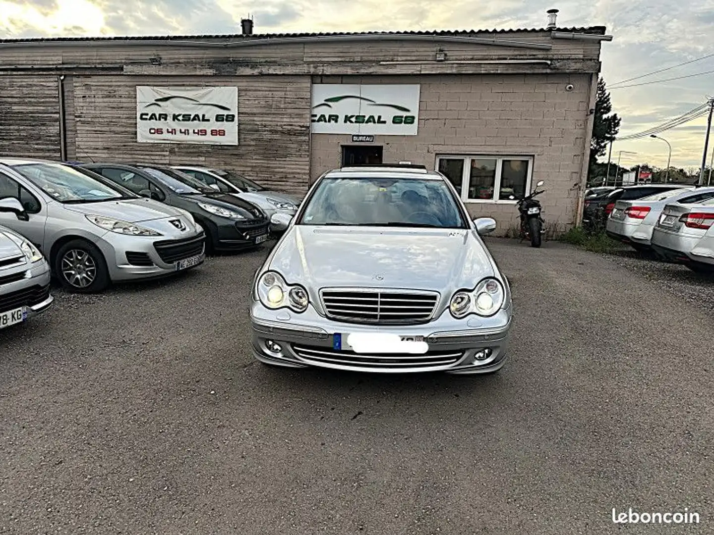 Mercedes-Benz C 350 Mercedes 350 AVANTGARDE PACK LUXE 7GTRO Gris - 2