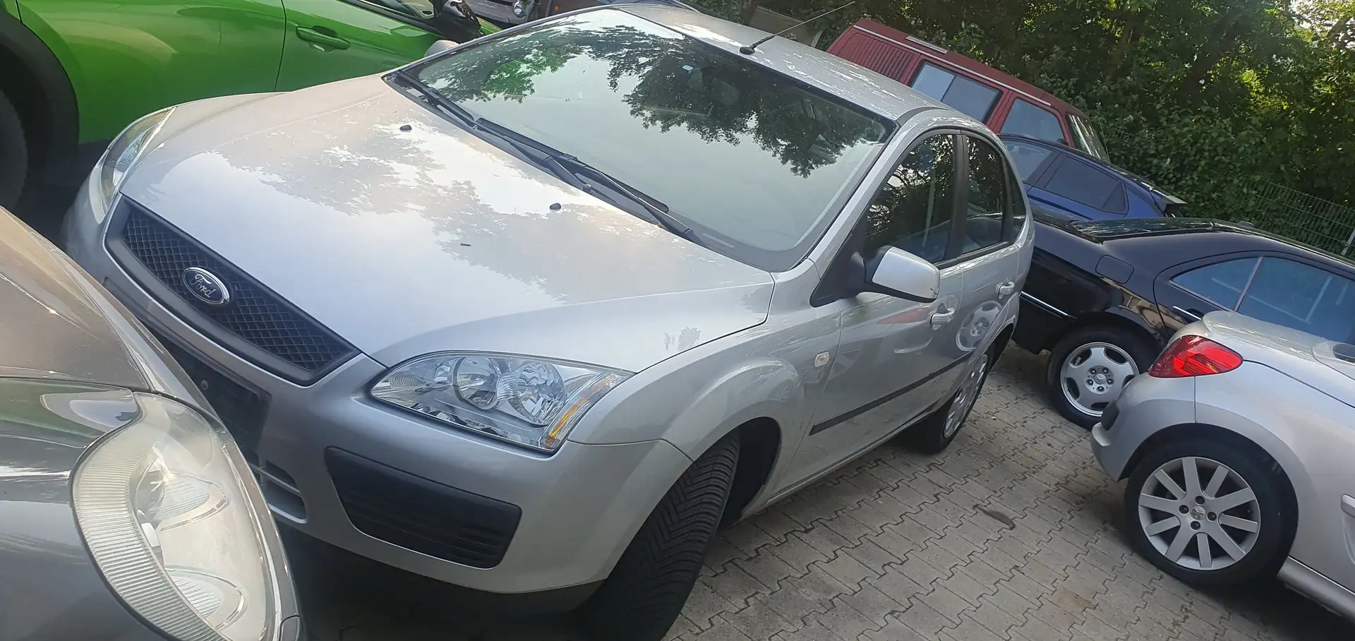 Ford Focus Fun X+Klima+Navi+Winterpaket+nur65TKM+gepflegt+2Ha Zilver - 1