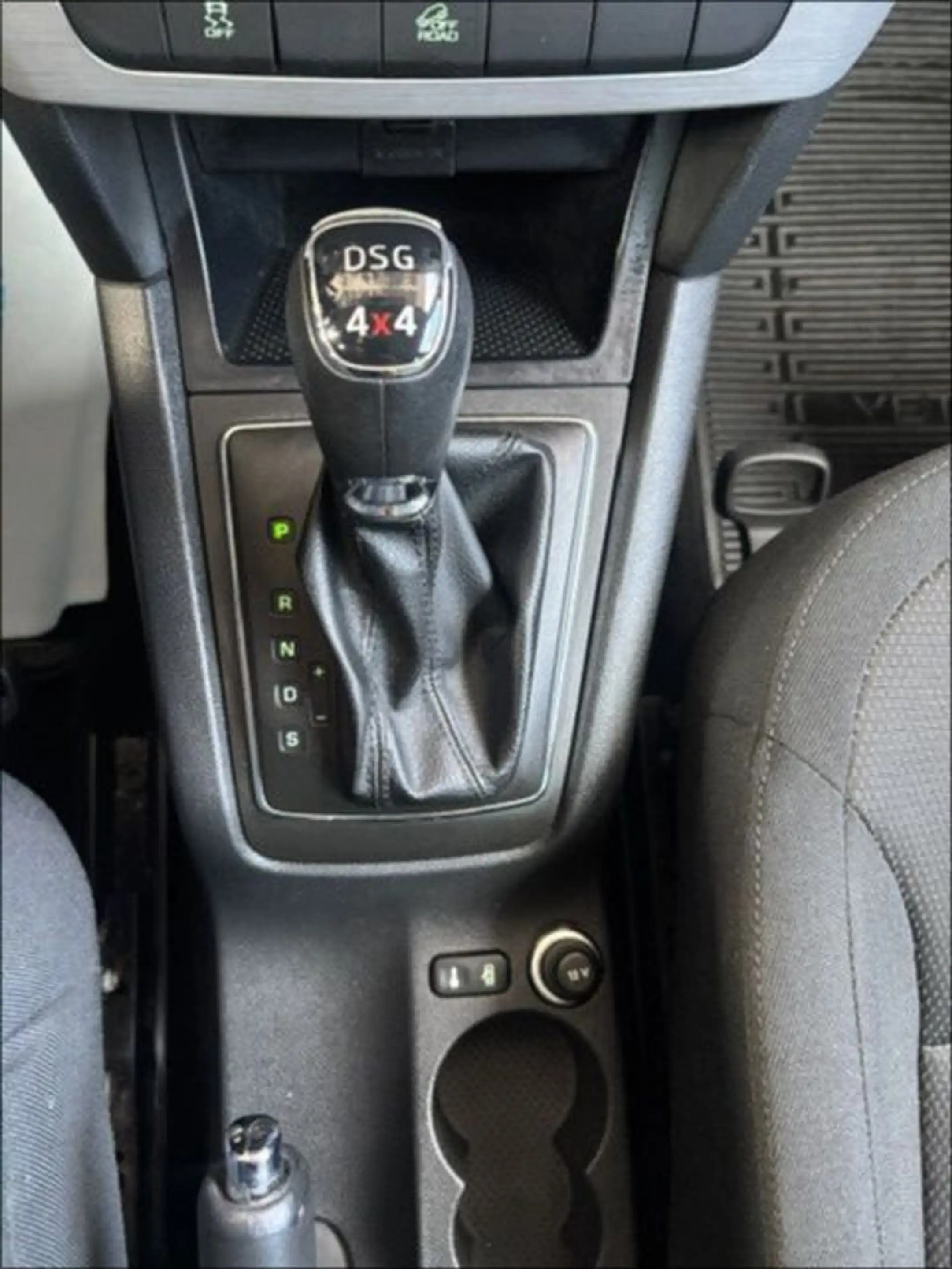 Skoda Yeti Ambition Outdoor 4x4*AHK*NAVI*SHZ*XENON* — photo 14