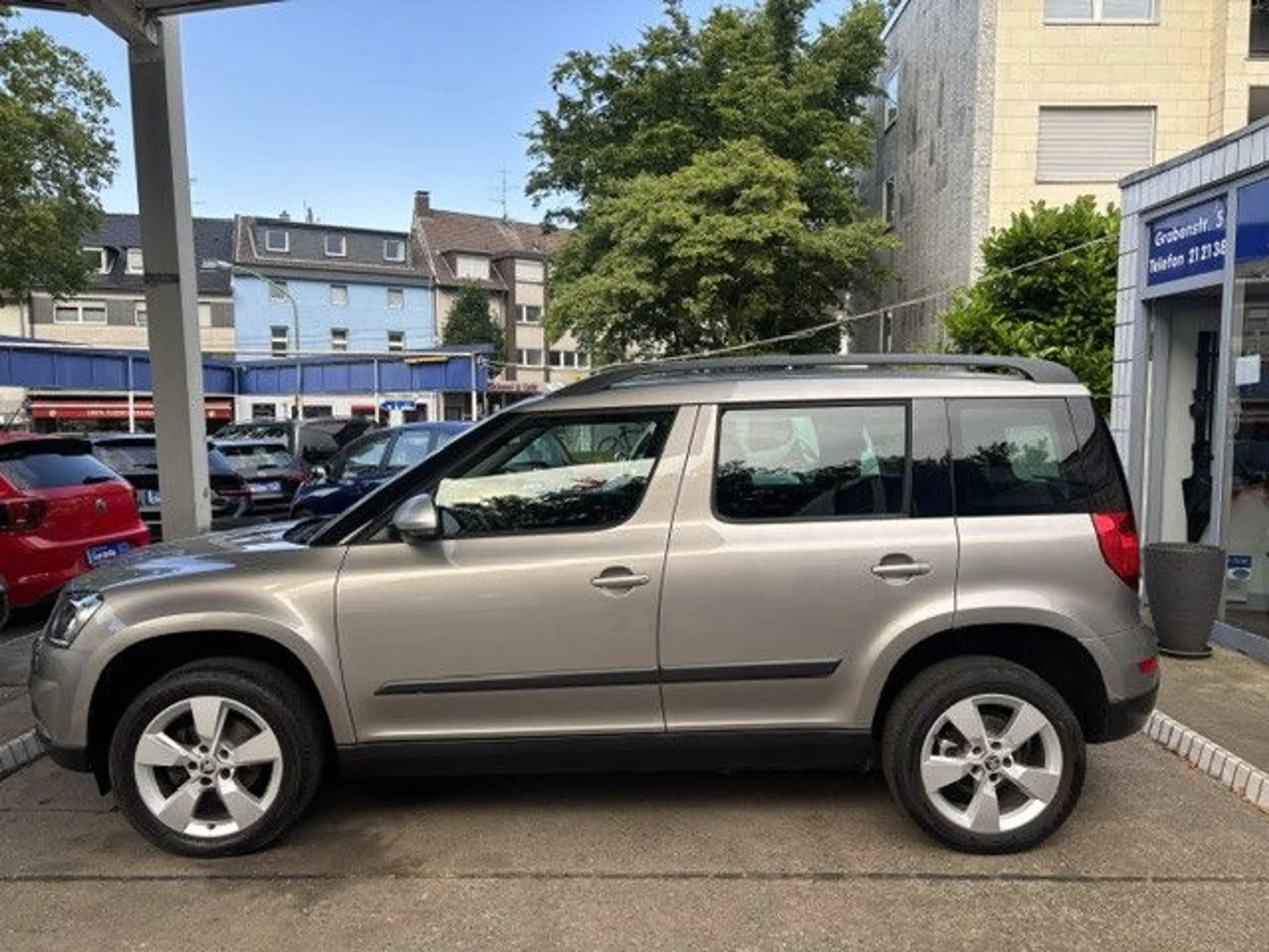 Skoda Yeti Ambition Outdoor 4x4*AHK*NAVI*SHZ*XENON* — photo 4