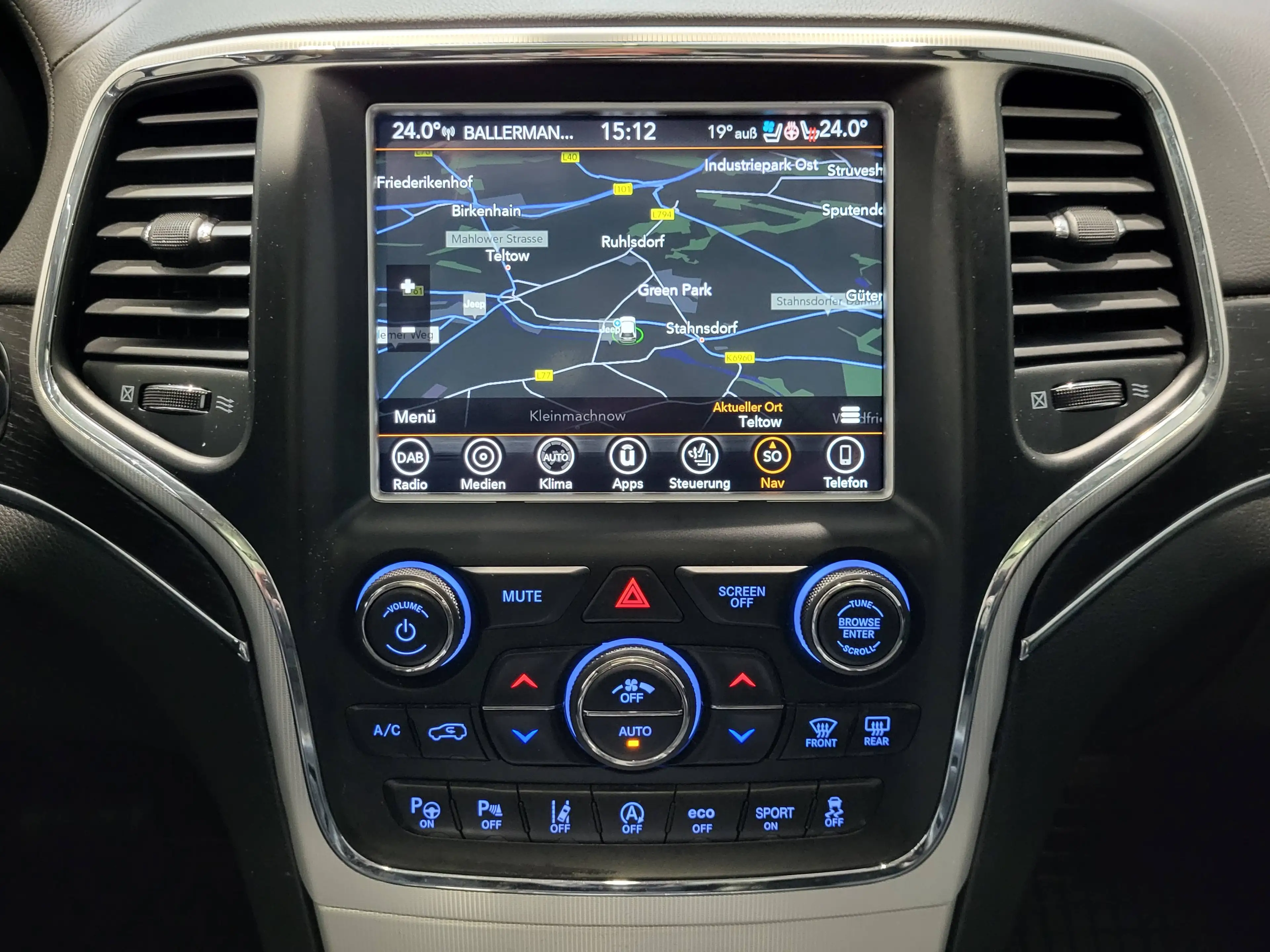 Jeep Grand Cherokee 3.0 CRD Summit *TOP Ausstattung* — photo 12
