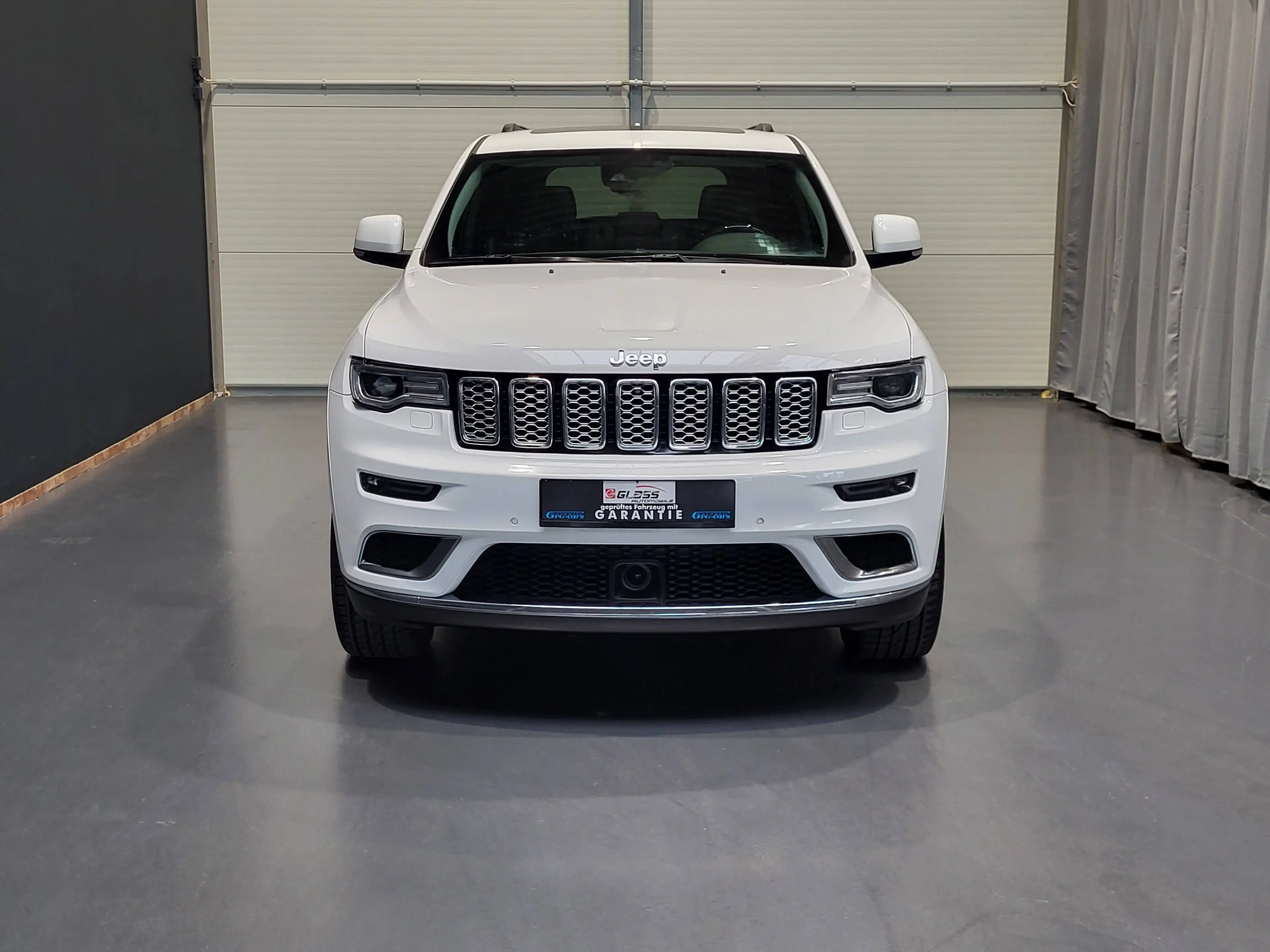 Jeep Grand Cherokee 3.0 CRD Summit *TOP Ausstattung* — photo 2