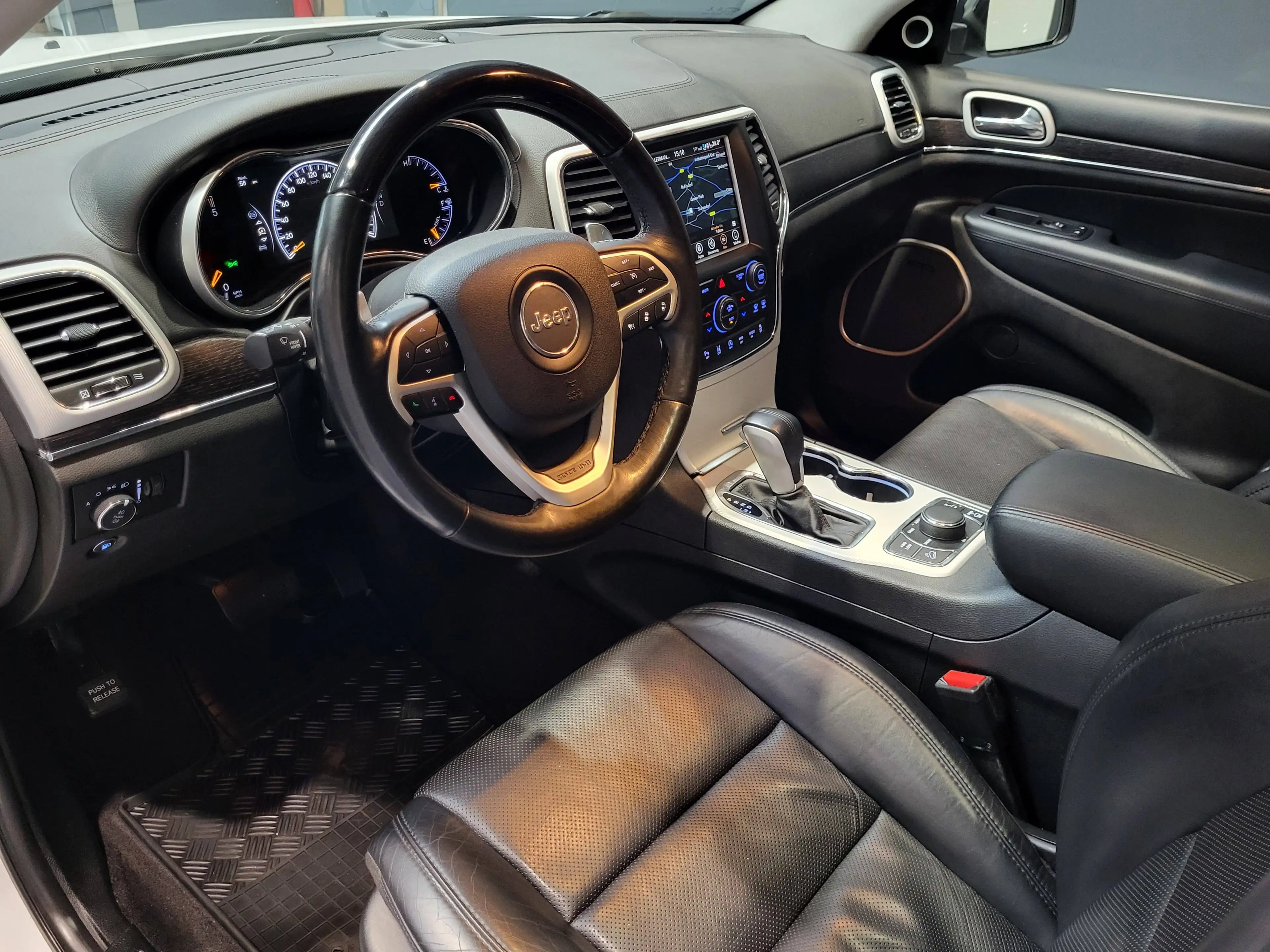 Jeep Grand Cherokee 3.0 CRD Summit *TOP Ausstattung* — photo 6