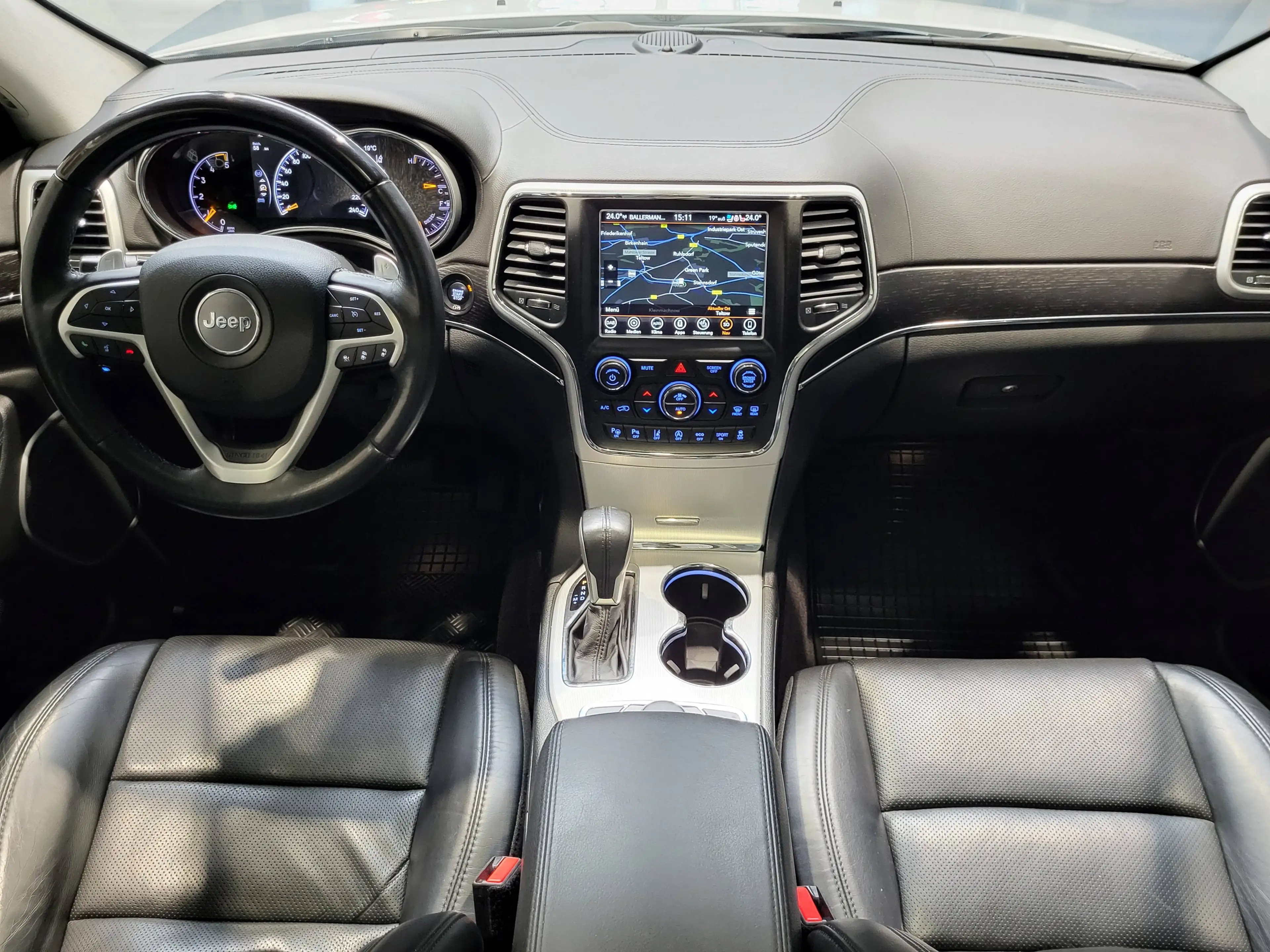Jeep Grand Cherokee 3.0 CRD Summit *TOP Ausstattung* — photo 11