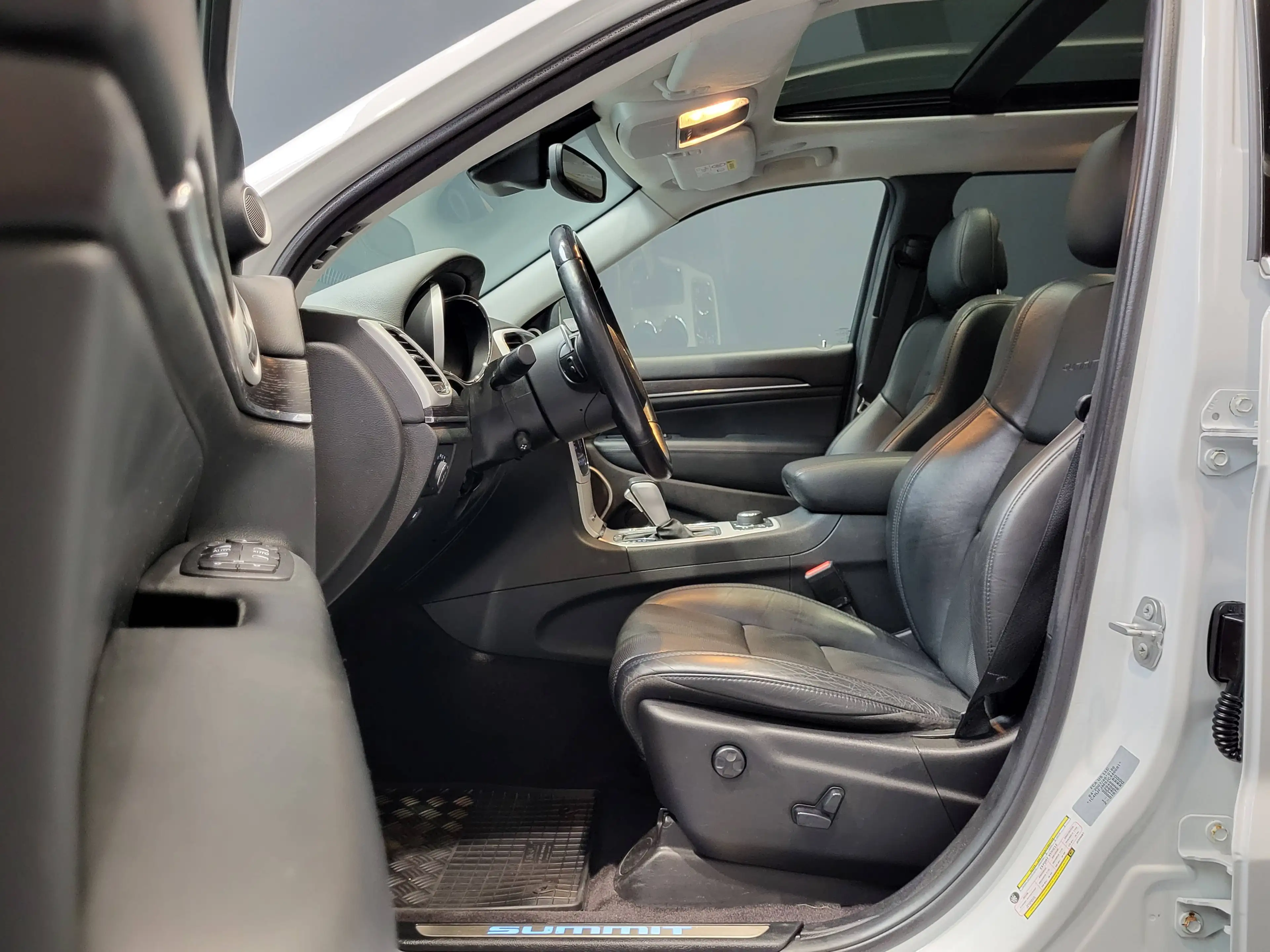 Jeep Grand Cherokee 3.0 CRD Summit *TOP Ausstattung* — photo 7