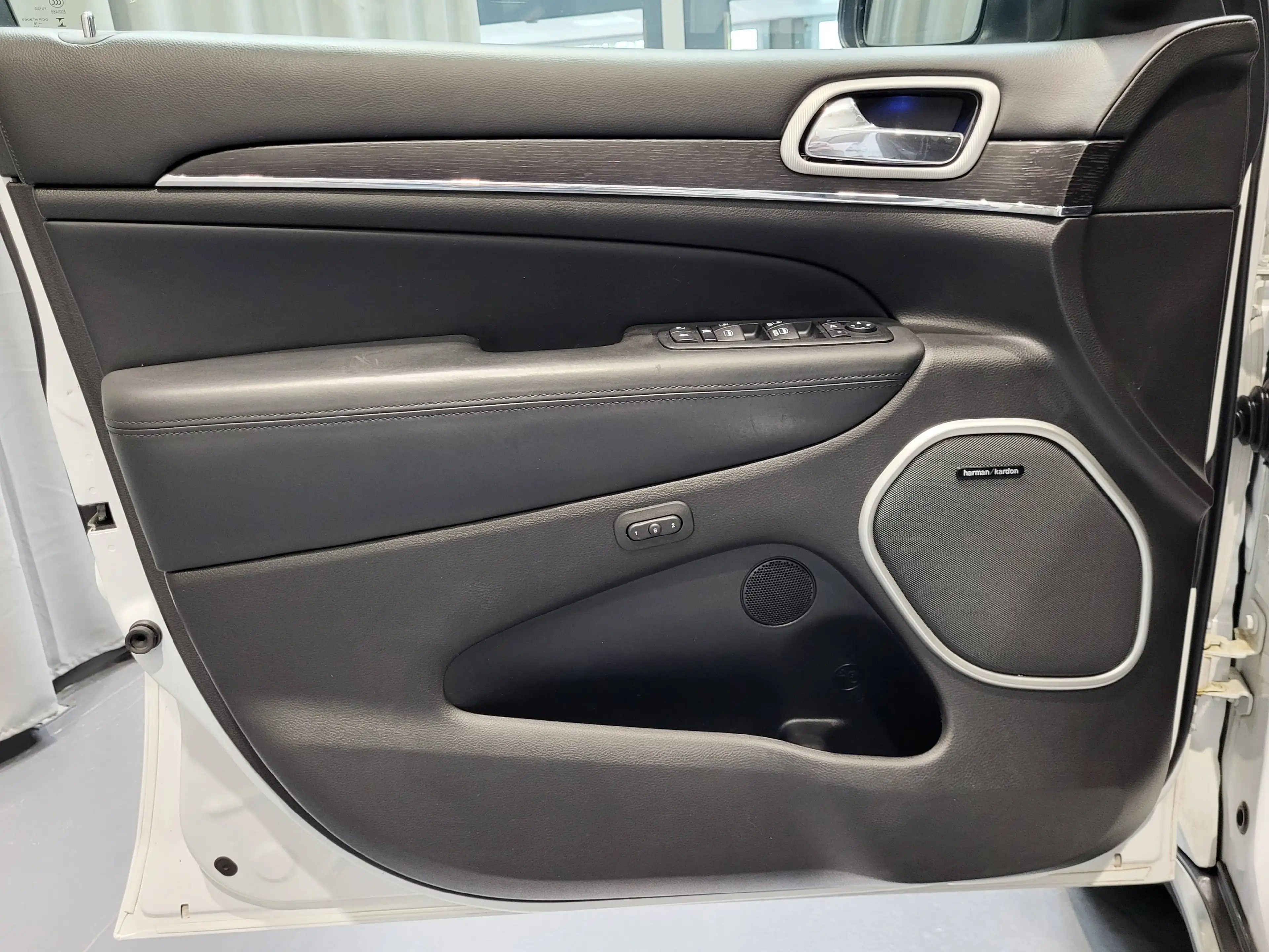 Jeep Grand Cherokee 3.0 CRD Summit *TOP Ausstattung* — photo 15
