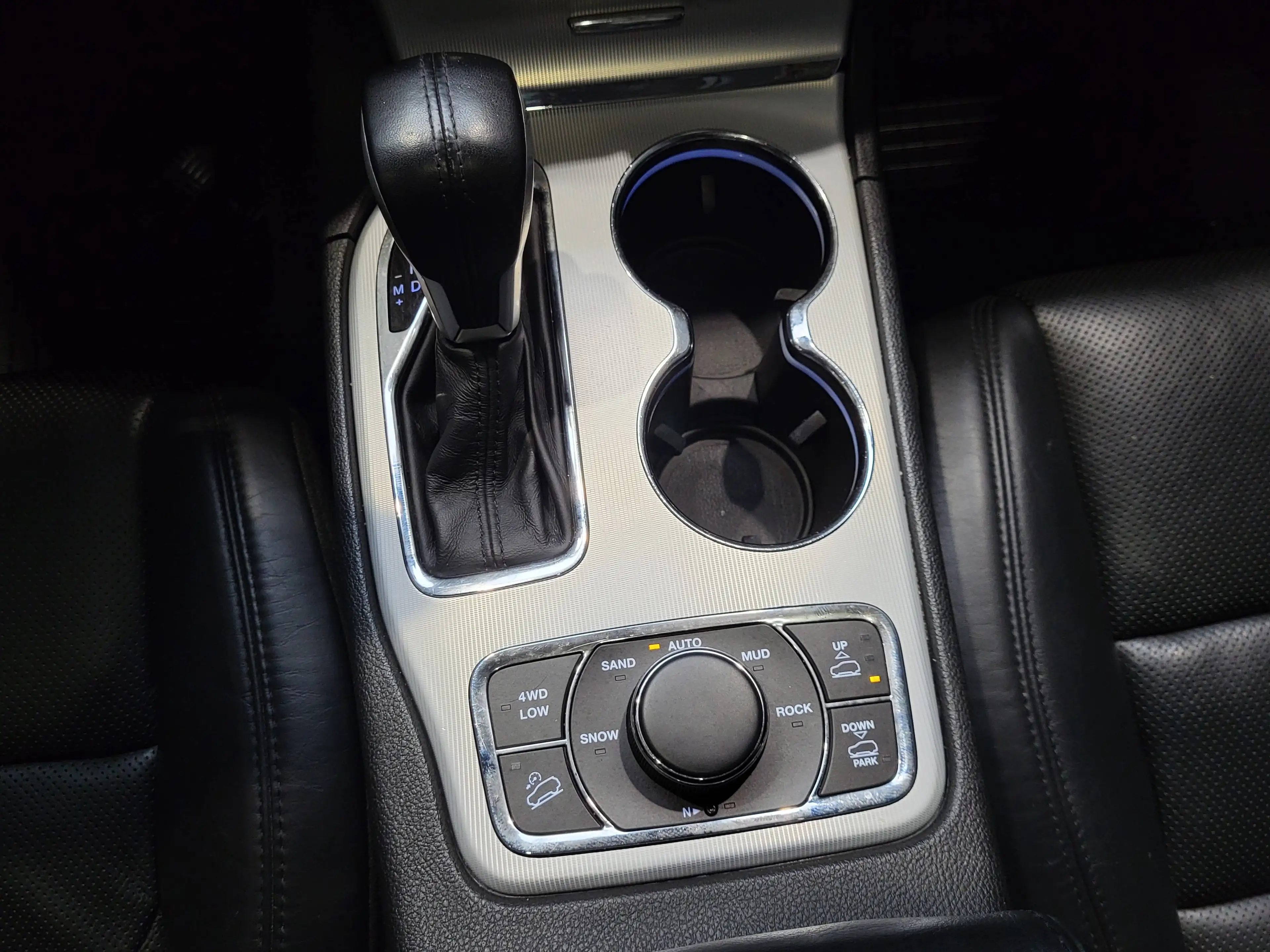 Jeep Grand Cherokee 3.0 CRD Summit *TOP Ausstattung* — photo 14
