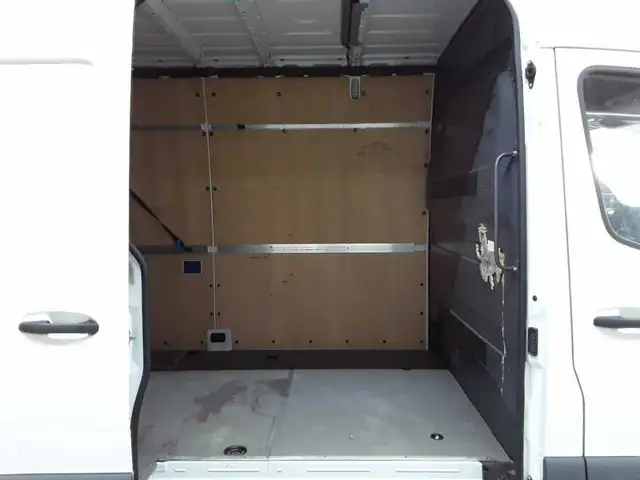 Mercedes-Benz Sprinter view 8