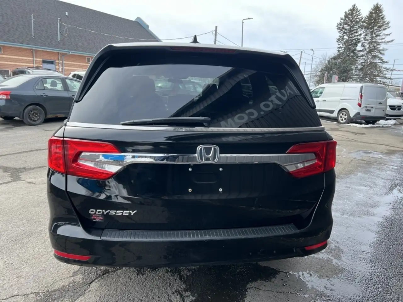 Honda Odyssey снимка Honda Odyssey