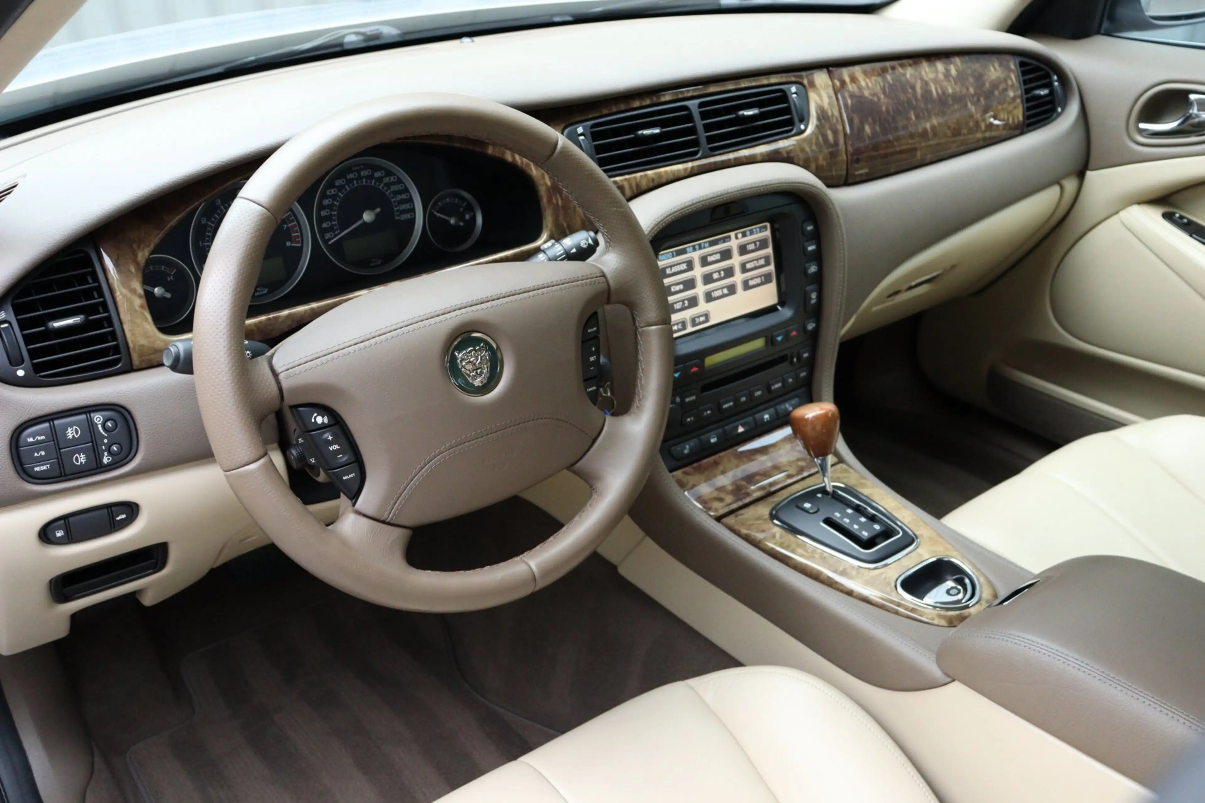 Jaguar S-Type 2.5 V6 EXECUTIVE *FACE LIFT.!* — photo 2