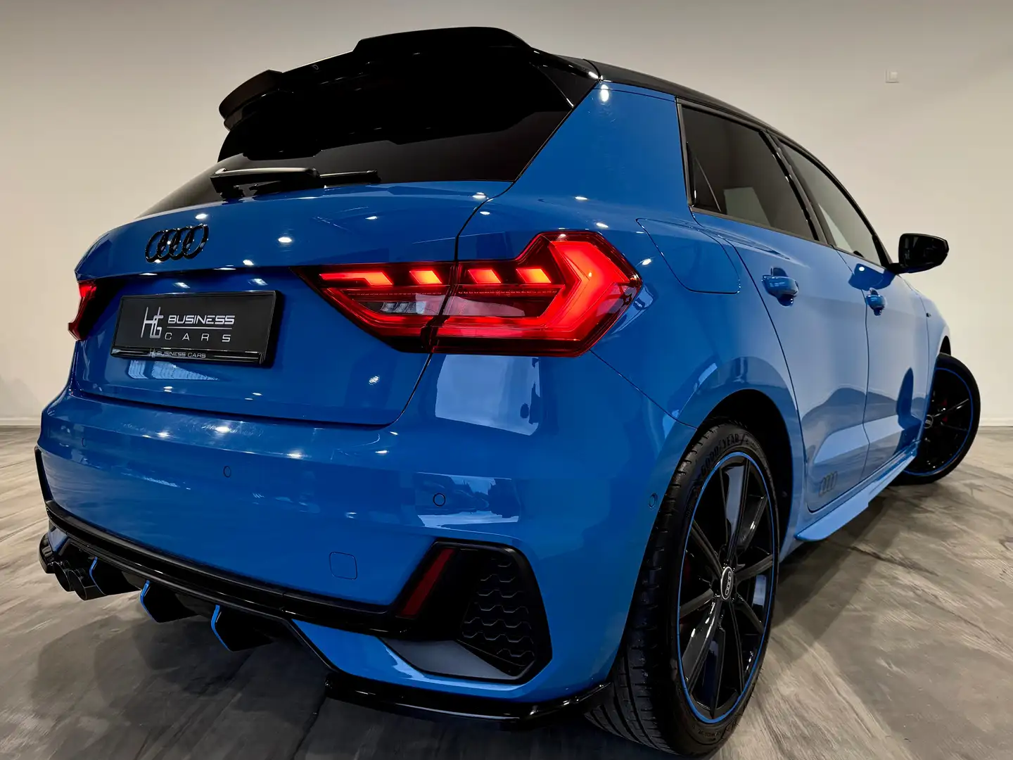 Audi A1 35TFSI/ LOOK S1/ ECHAPPEMENT À CLAPET/ MAXTON Bleu - 2