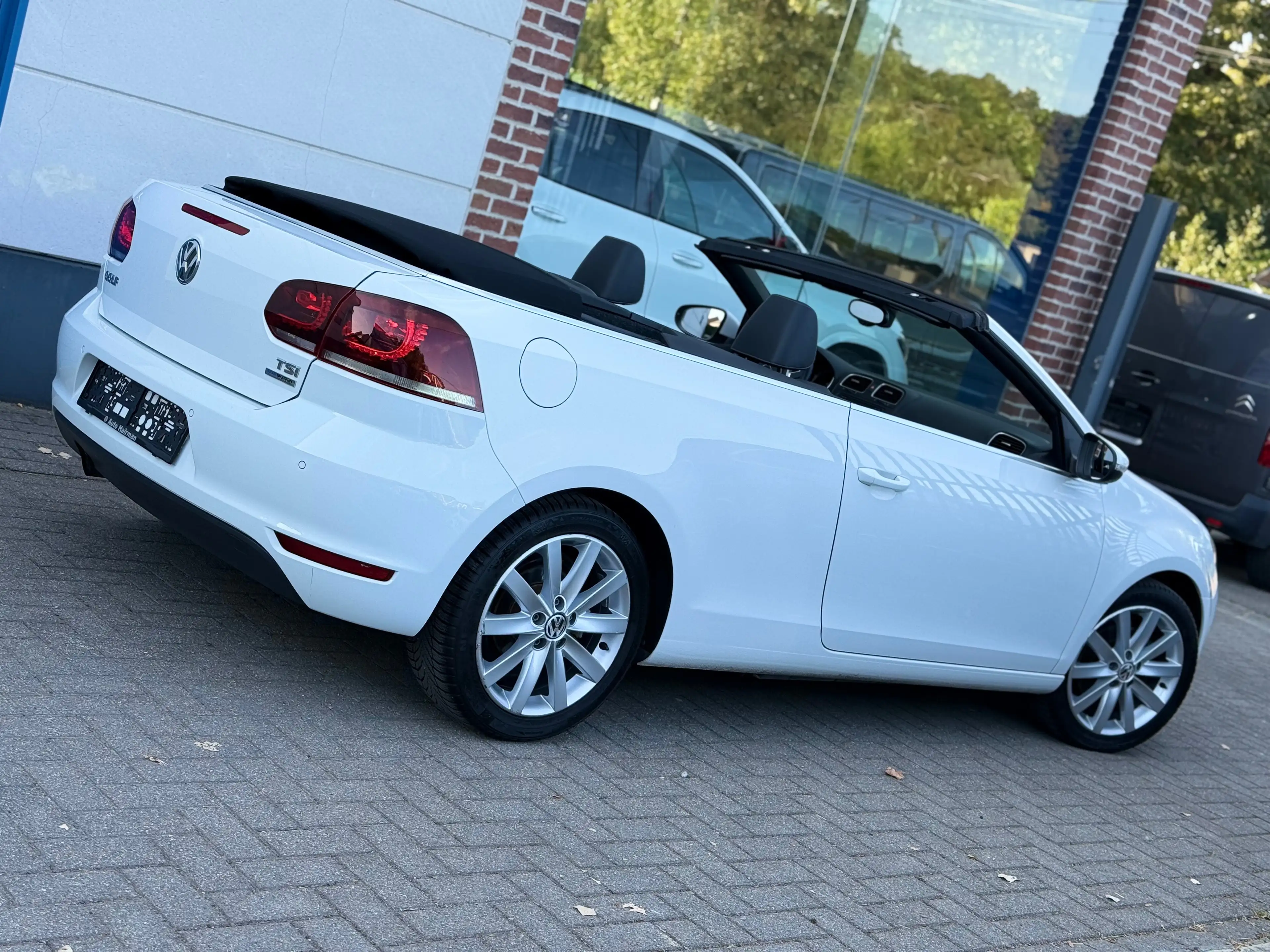 Volkswagen Golf Cabriolet 1.2 TSI Sport Edition *Gps *Pdc *Cuir — photo 2