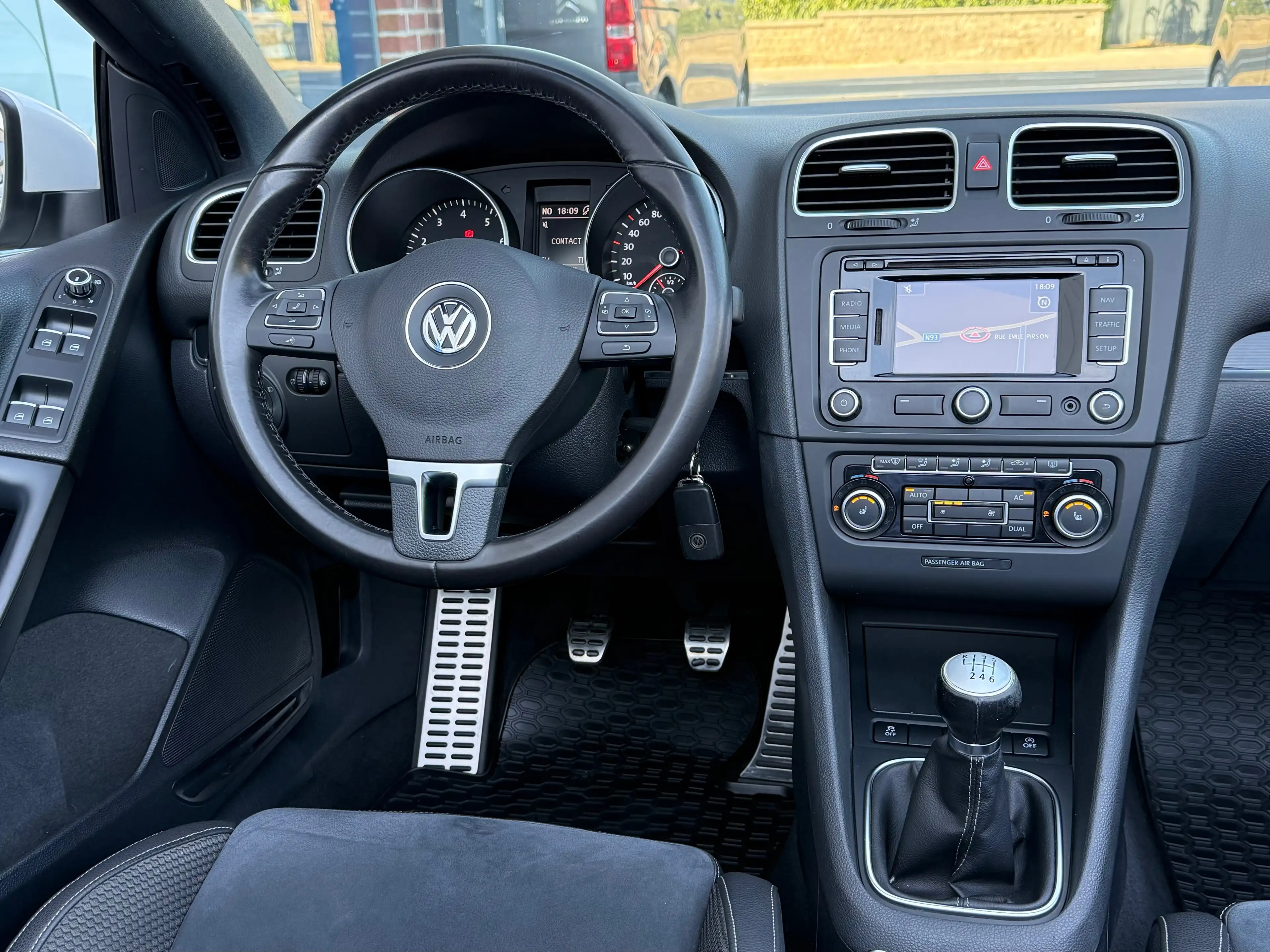 Volkswagen Golf Cabriolet 1.2 TSI Sport Edition *Gps *Pdc *Cuir — photo 11