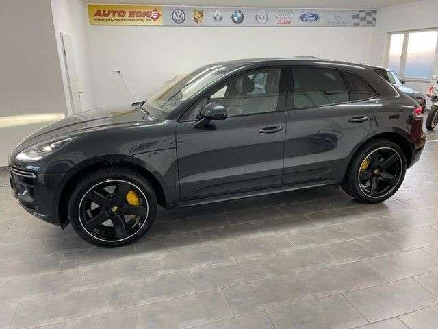 Imagine Porsche Macan Turbo Pano PCCB,Standh.fast Voll.