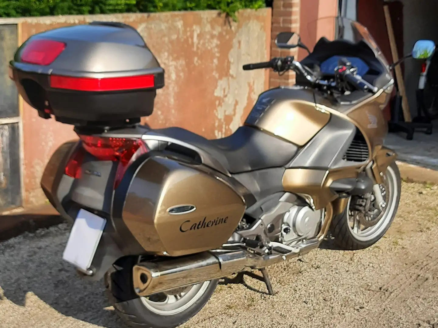 Honda Deauville NT 700 Gold - 2