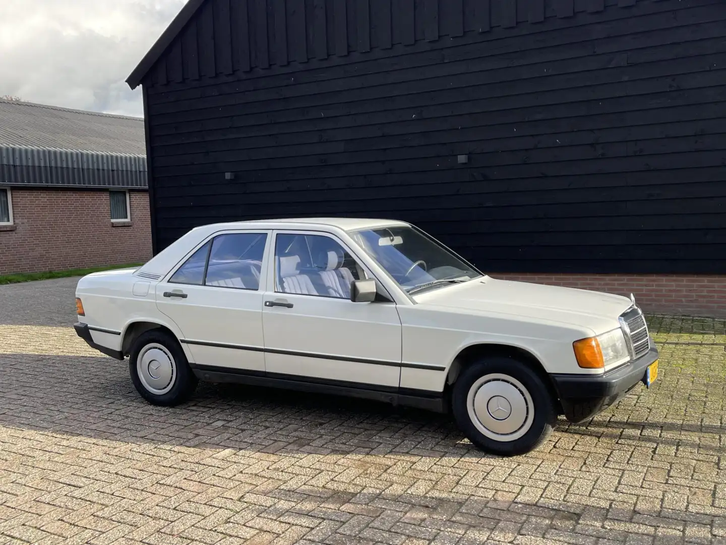 Mercedes-Benz 190 2.0 E Automaat , Schuifdak , 93 dkm Wit - 2