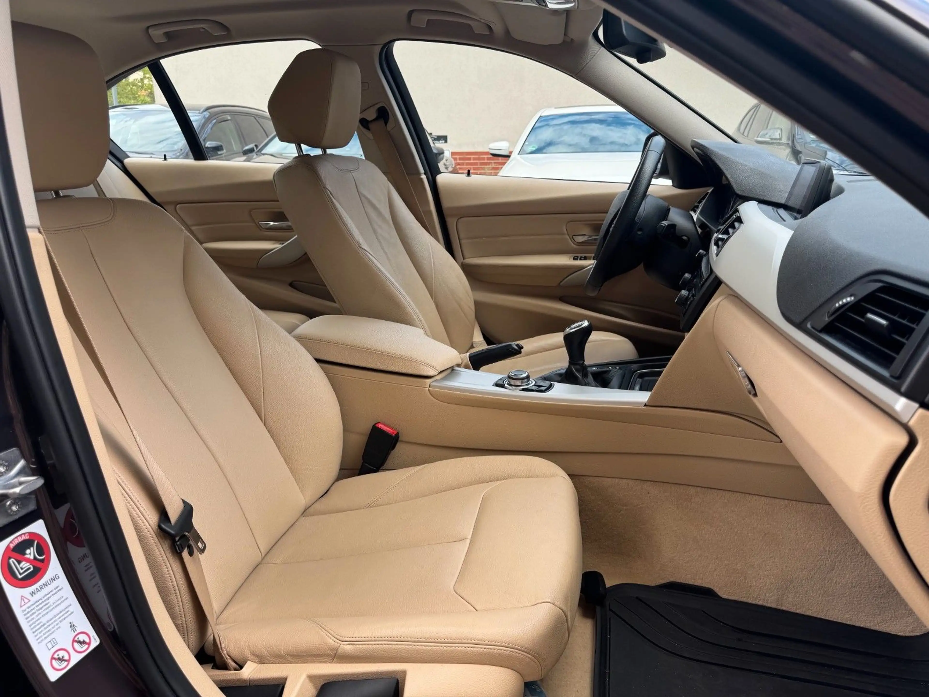 BMW 316 i Limousine Sonderlack Leder — photo 11