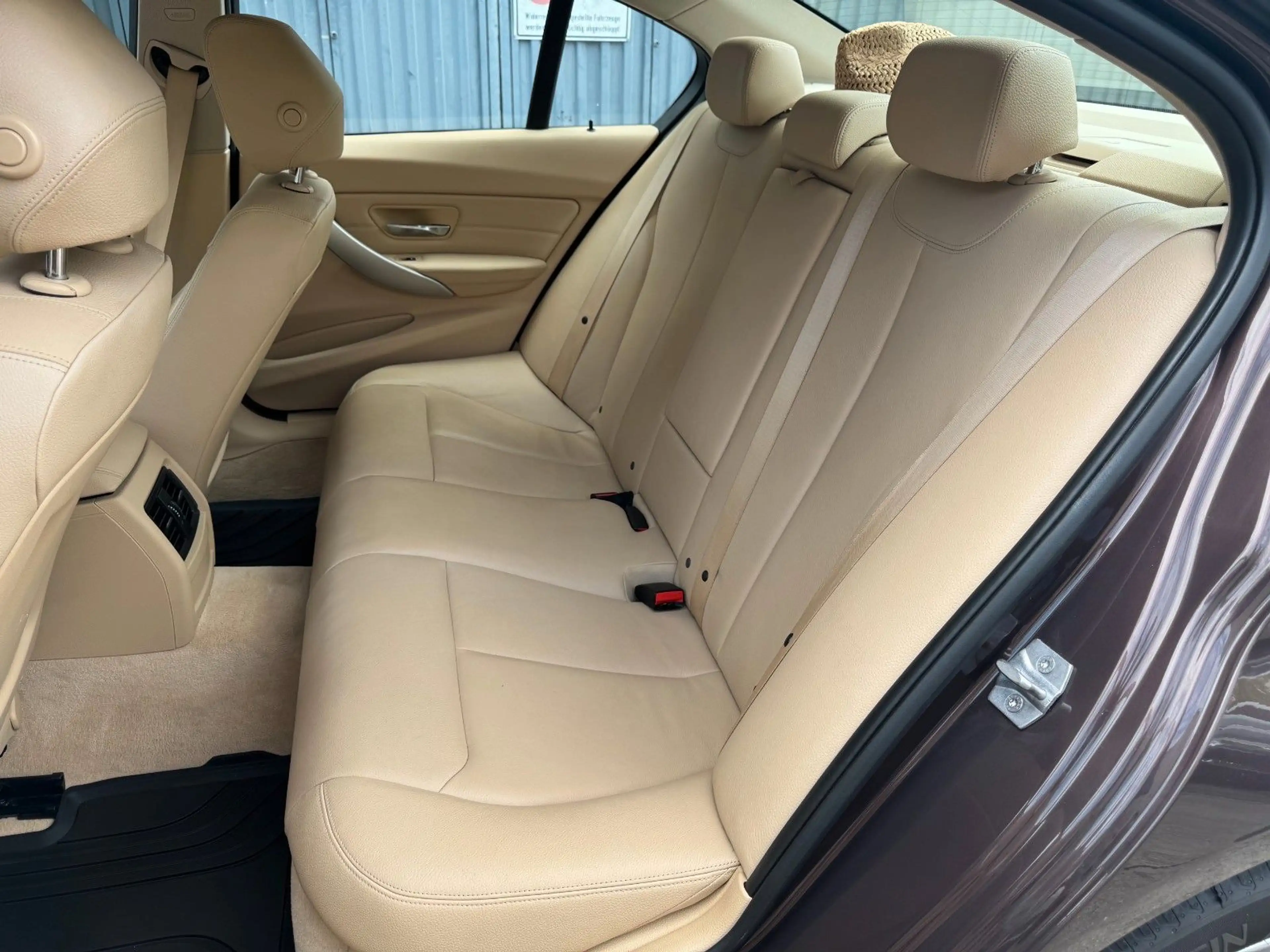 BMW 316 i Limousine Sonderlack Leder — photo 13