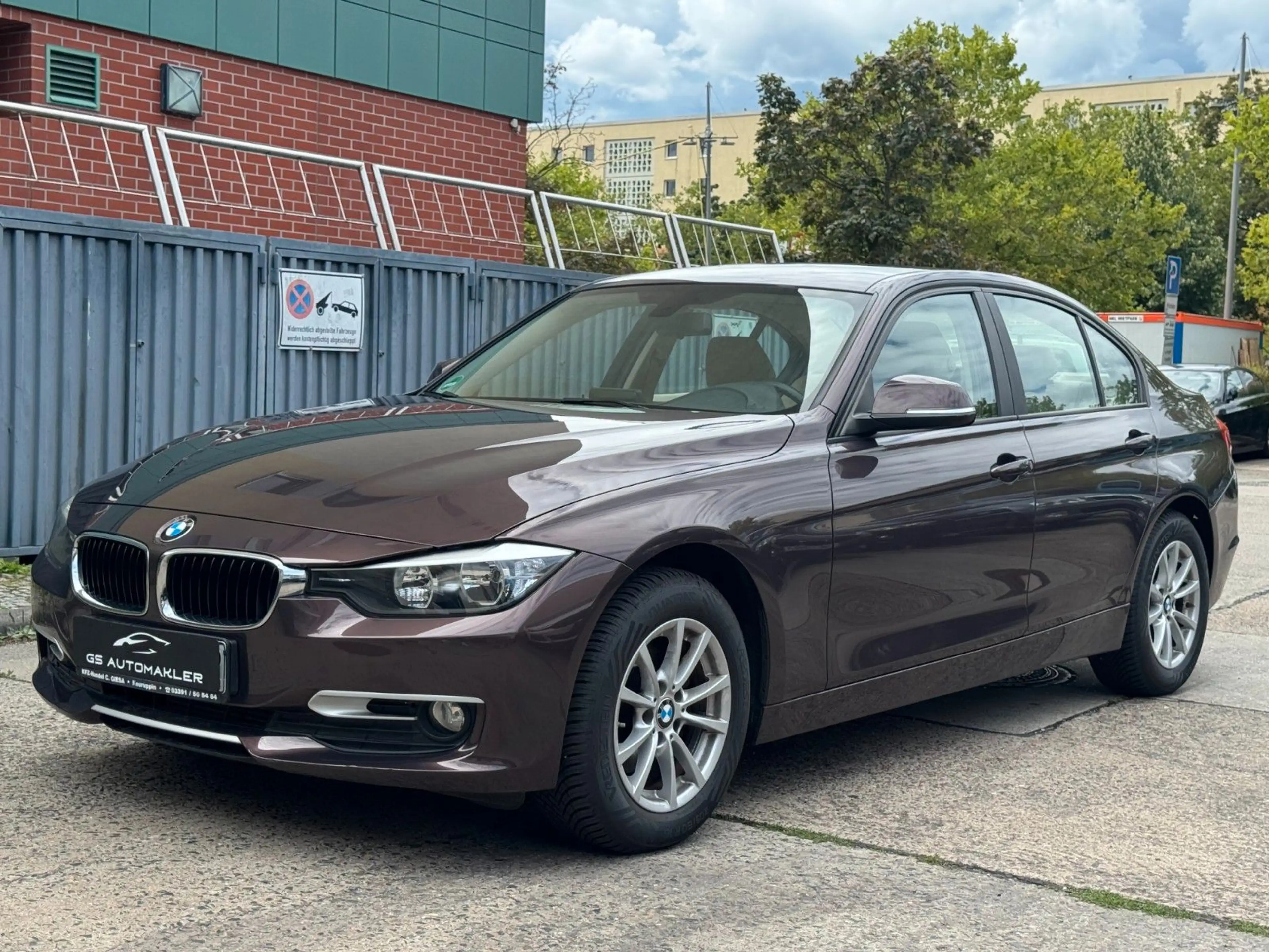 BMW 316 i Limousine Sonderlack Leder — photo 2