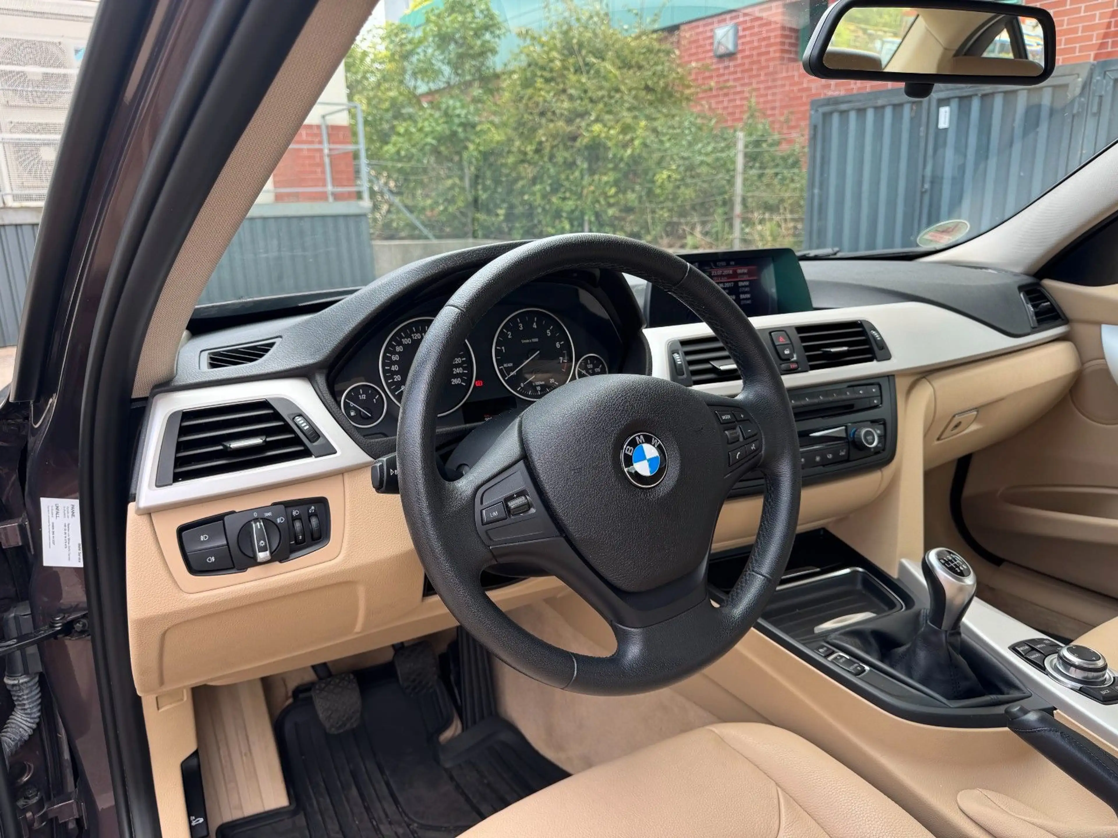 BMW 316 i Limousine Sonderlack Leder — photo 8