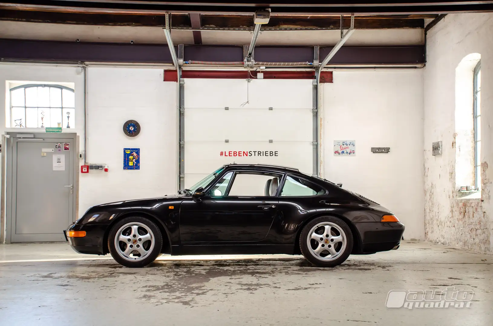 Porsche 911 993 Carrera 2 Coupé - SD - Schalter Schwarz - 1