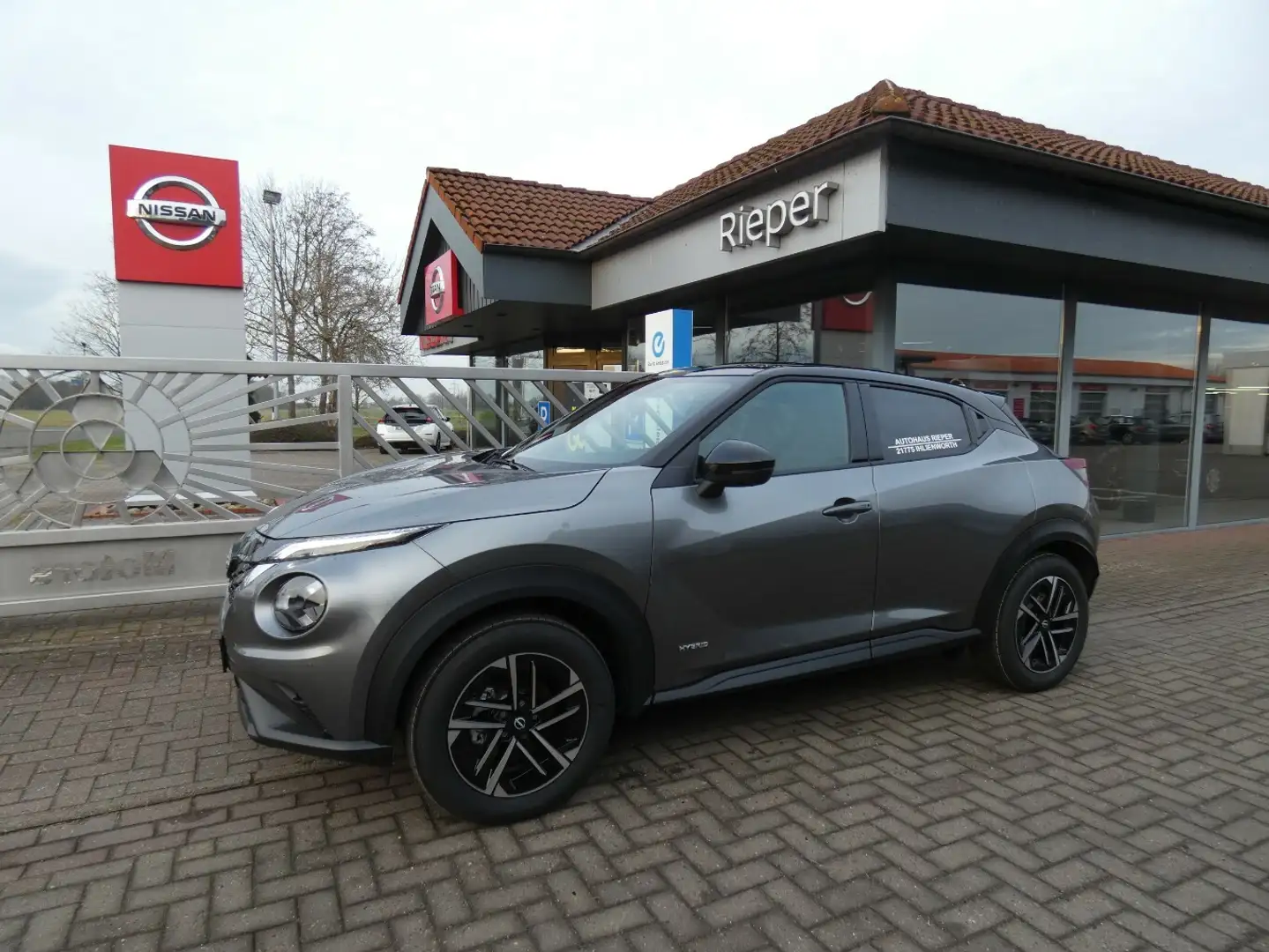 Nissan Juke Hybrid N-Connecta Grau - 1