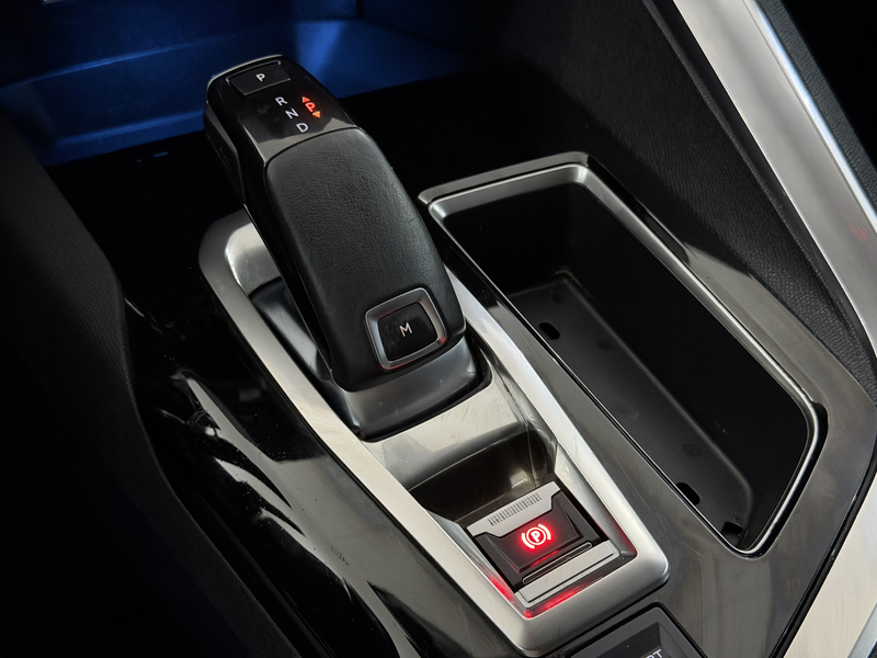 Peugeot 5008 1.2 PureTech Allure 7P Camera, Navi, Cruise contro — photo 16