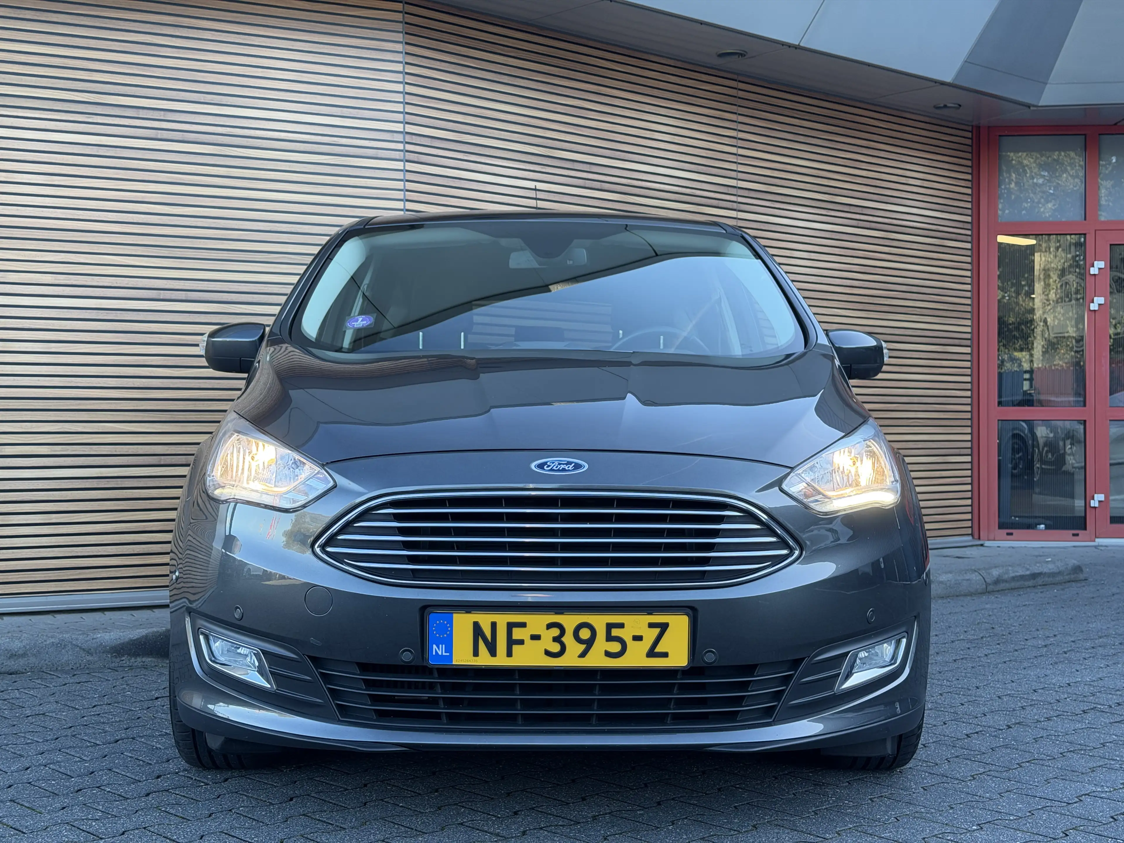 Ford C-Max 1.0 Titanium — photo 9