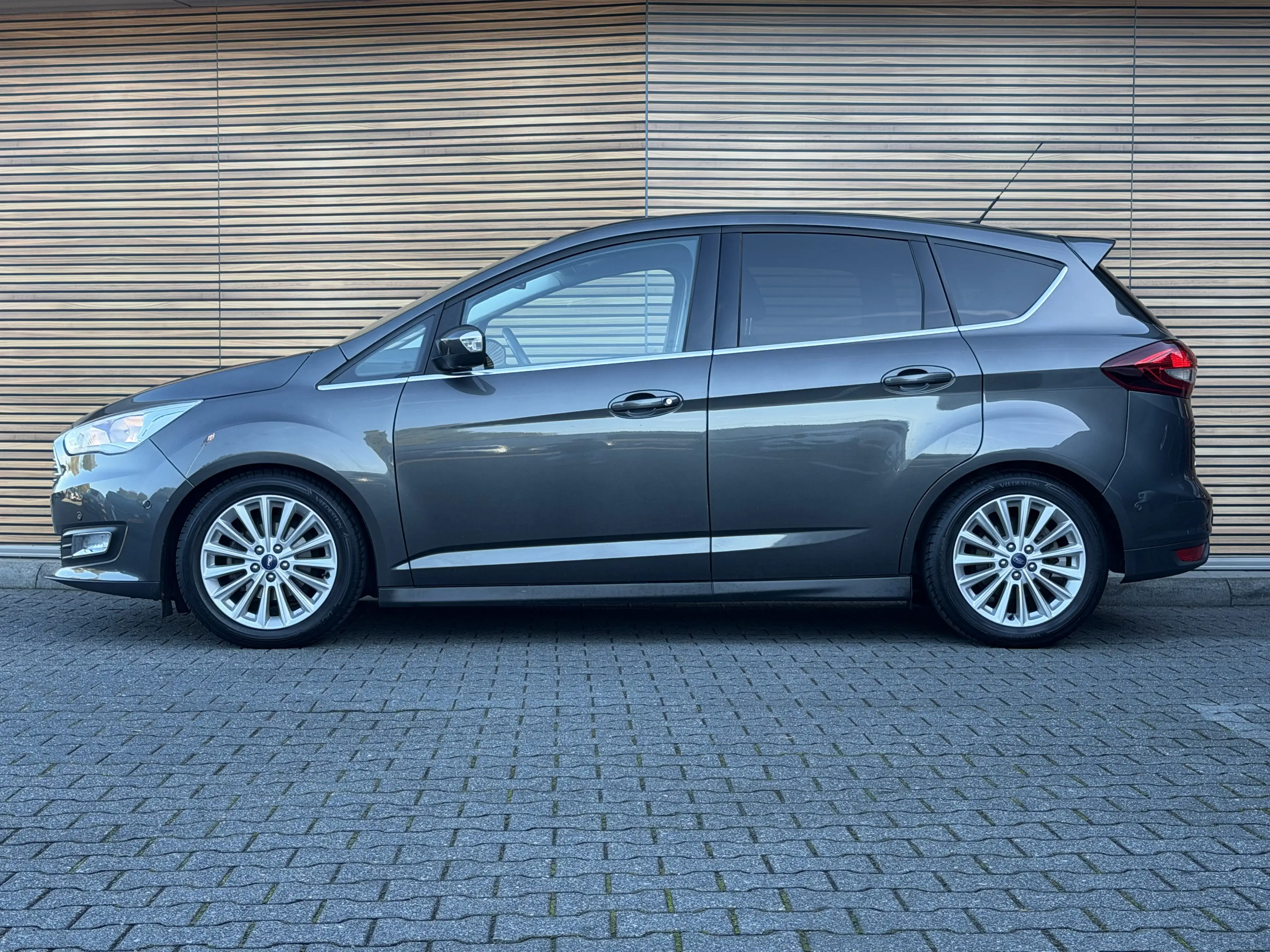 Ford C-Max 1.0 Titanium — photo 5