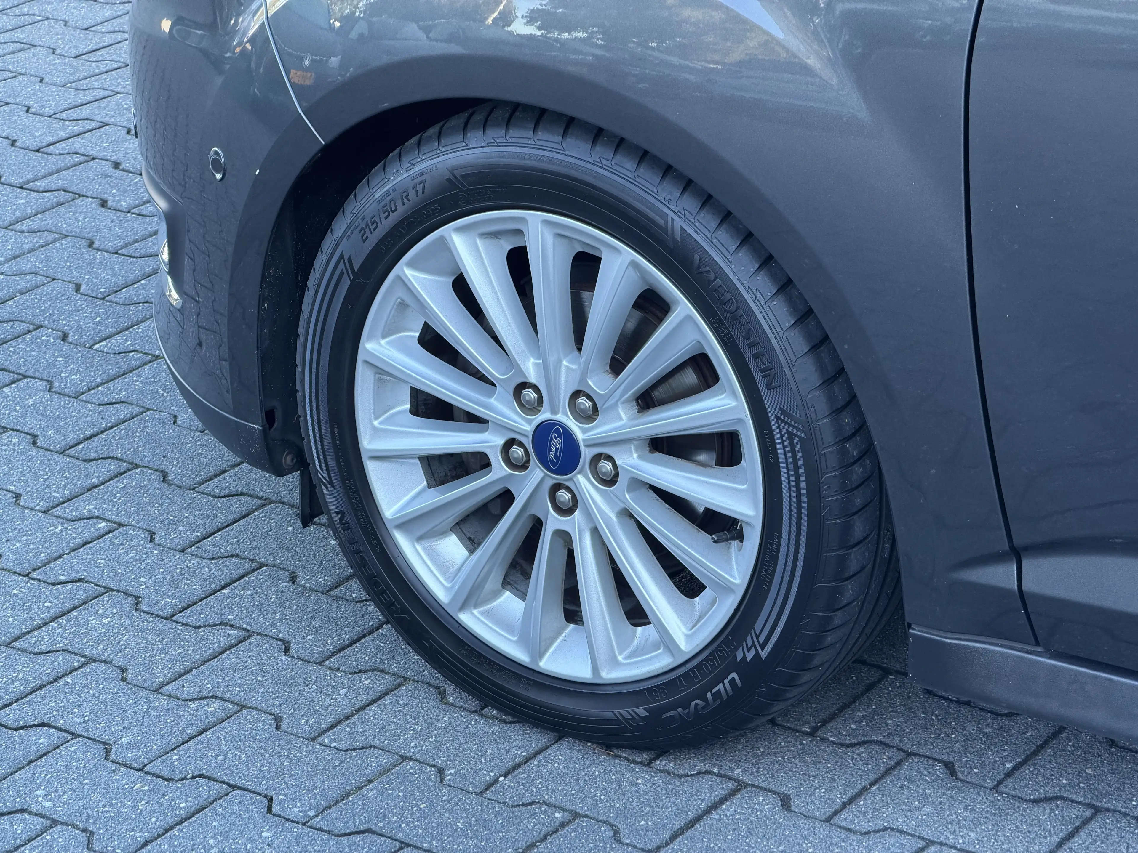 Ford C-Max 1.0 Titanium — photo 15