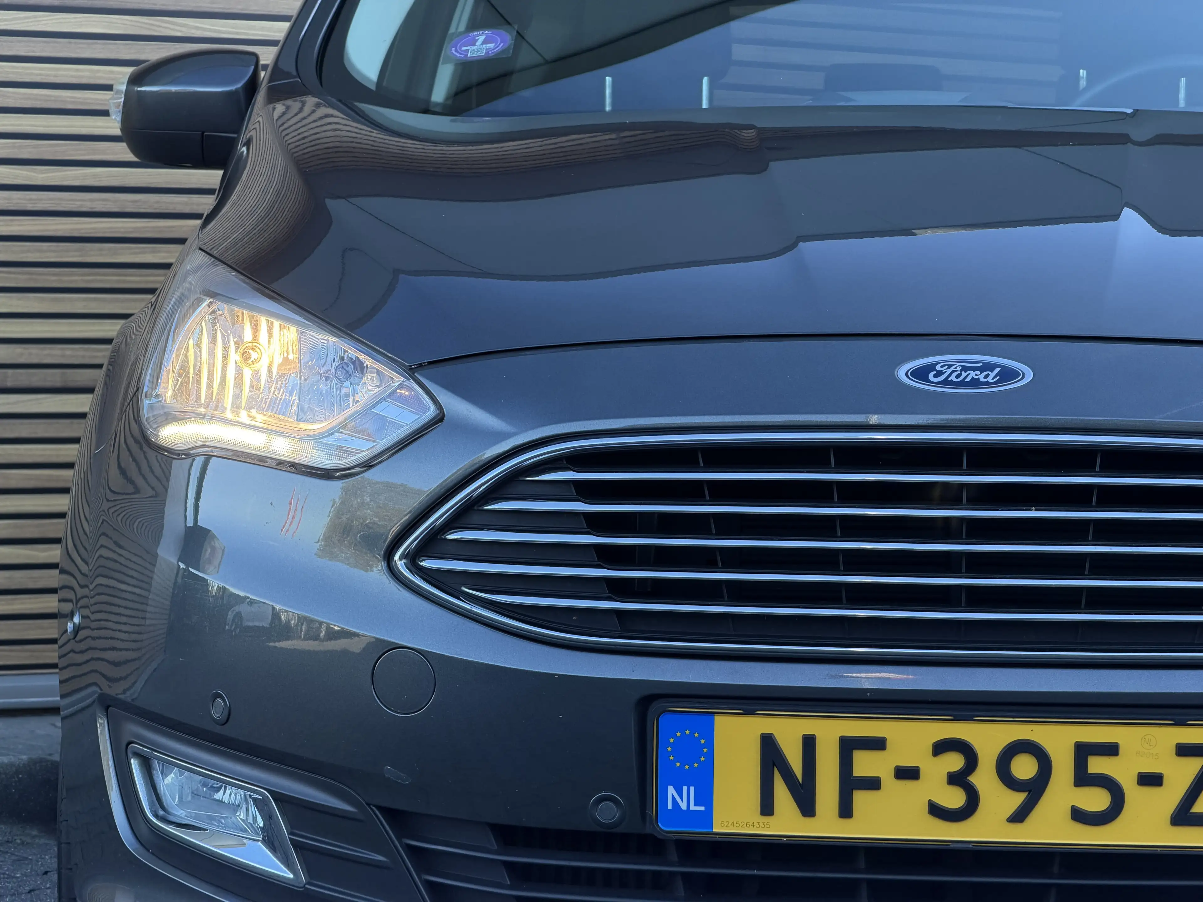 Ford C-Max 1.0 Titanium — photo 10