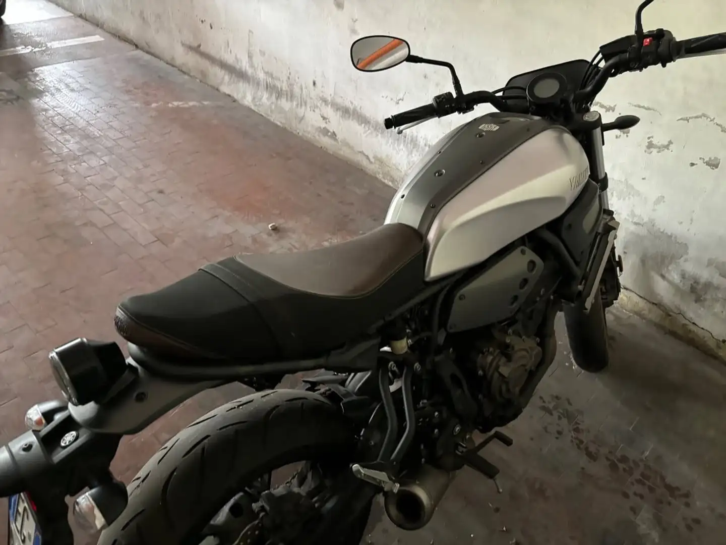 Yamaha XSR 700 Gris - 2