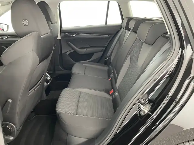 Skoda Octavia view 11
