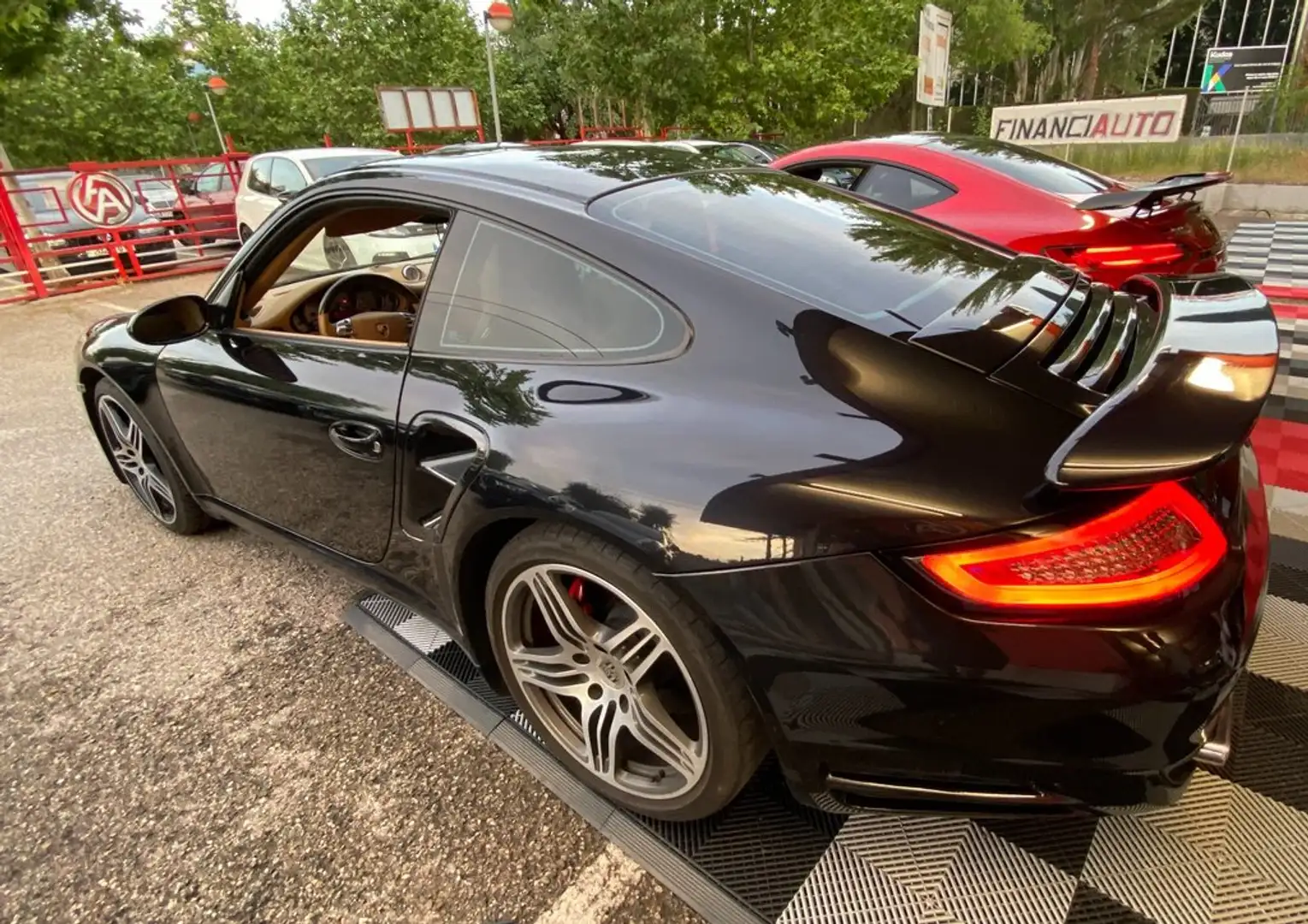 Porsche 911 Turbo Coupé Schwarz - 1
