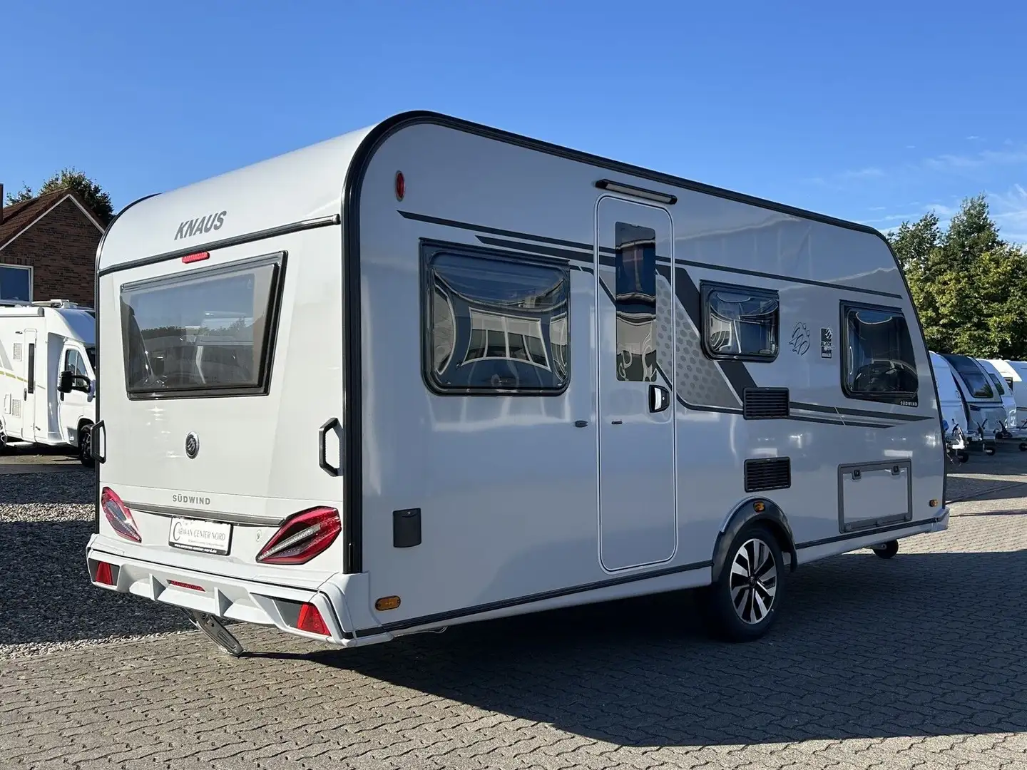 Knaus Südwind BLACK SELECTION 460 EU Winter-Paket Grau - 1