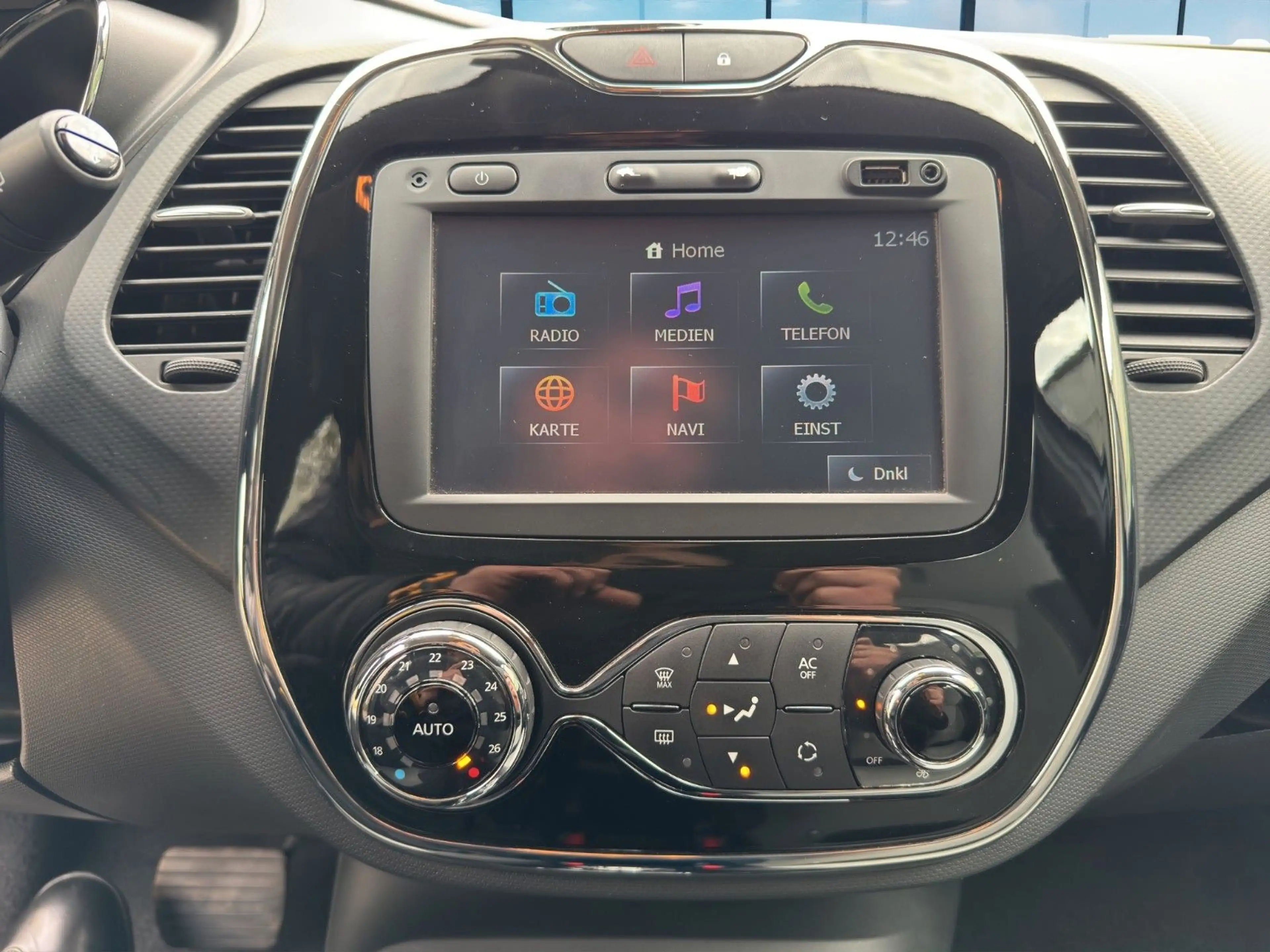 Renault Captur Luxe (Tüv und Service Neu) — photo 14