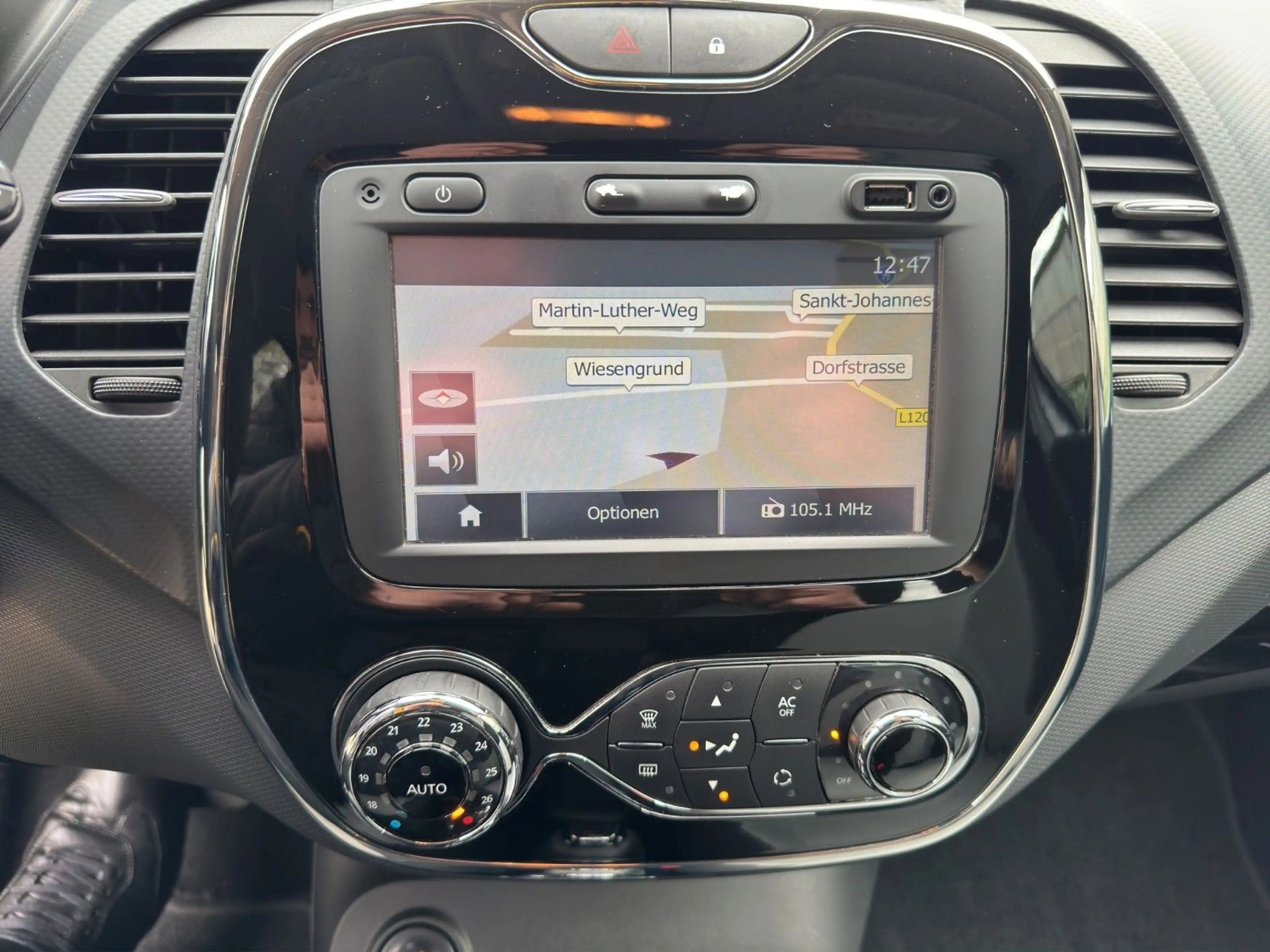 Renault Captur Luxe (Tüv und Service Neu) — photo 15