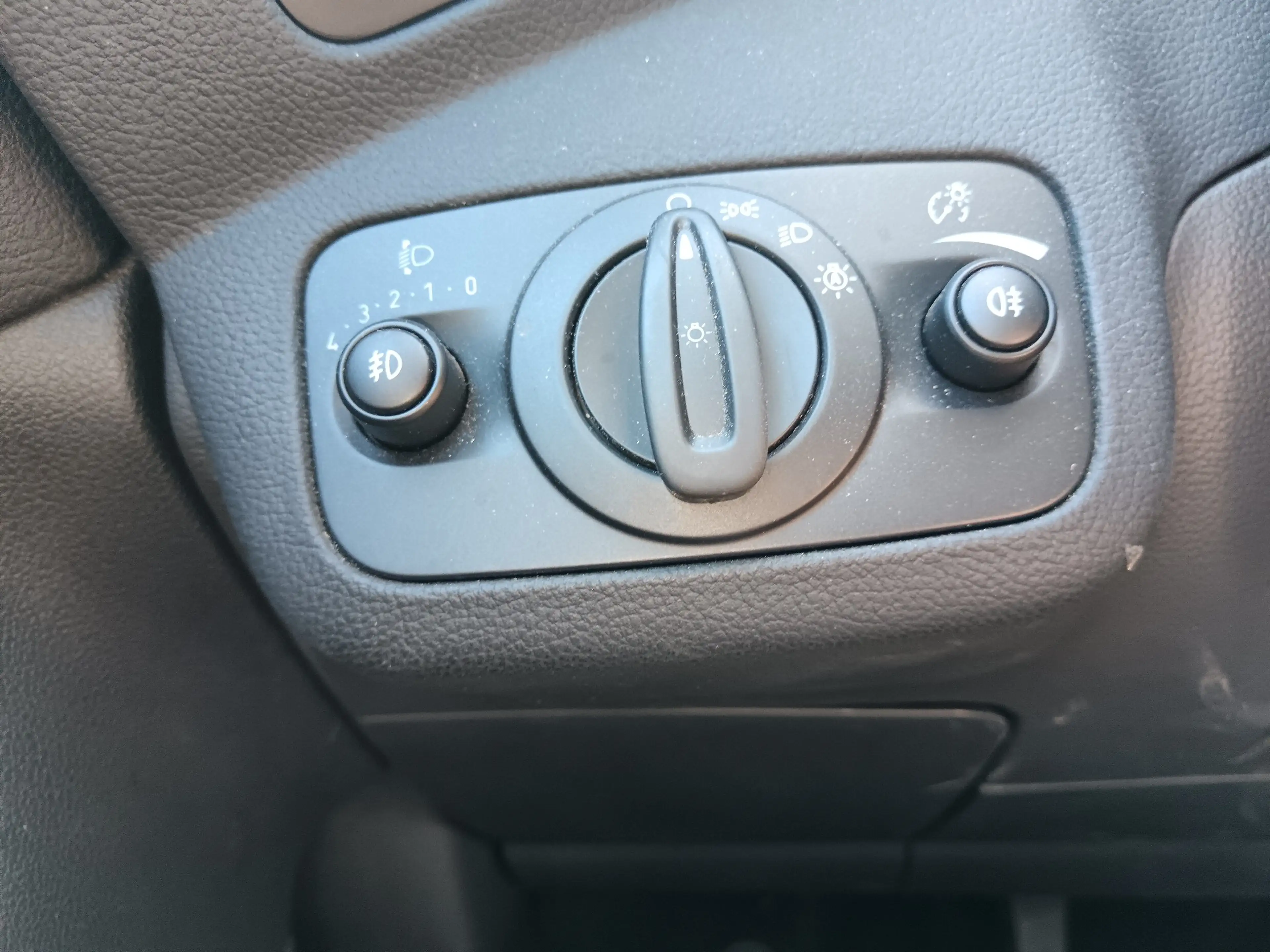 Ford Grand C-Max Titanium — photo 15