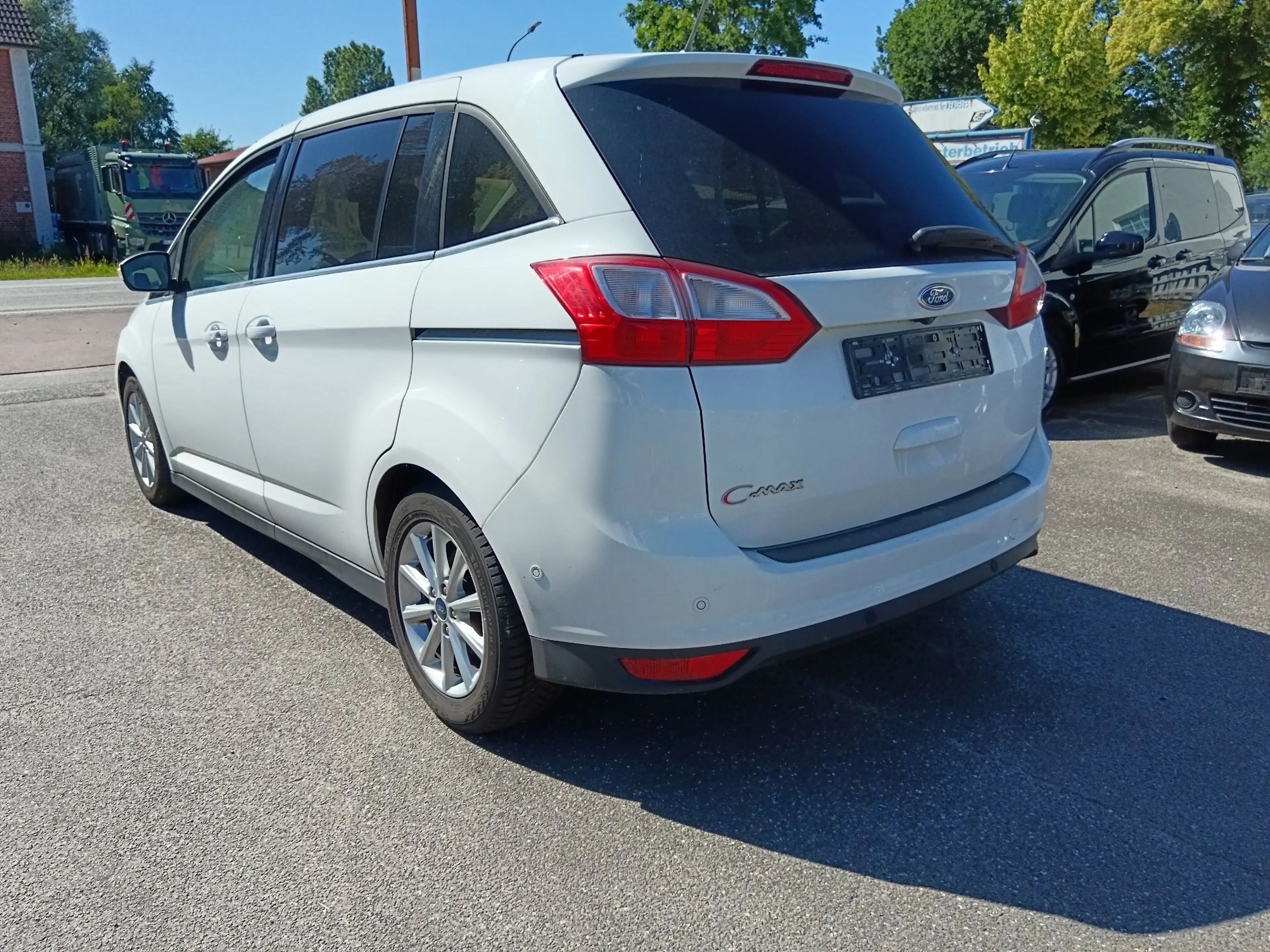Ford Grand C-Max Titanium — photo 3